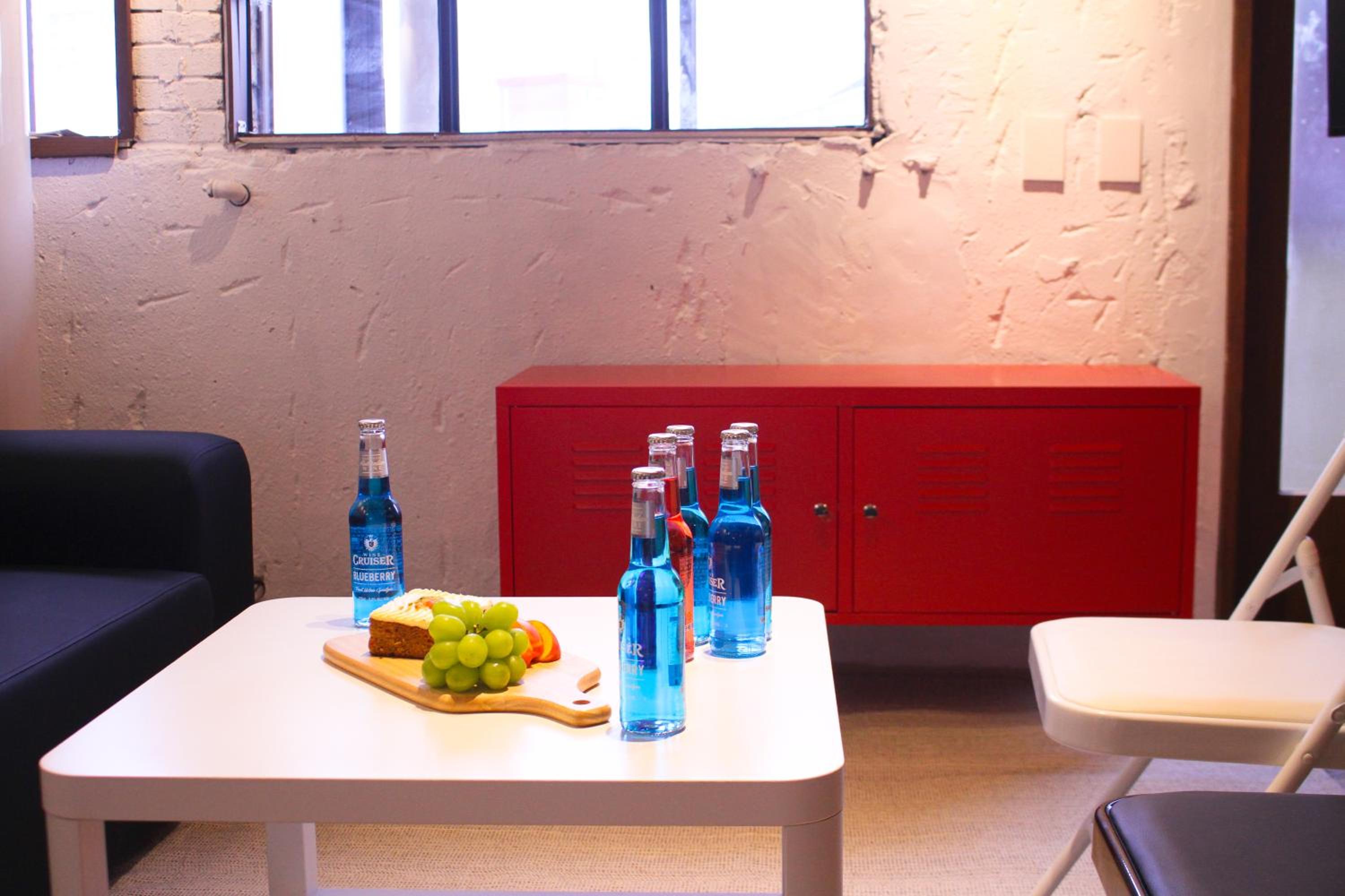 Central Hongdae Red Road Stay 4 Beds, Near Mangwon & Sangsu