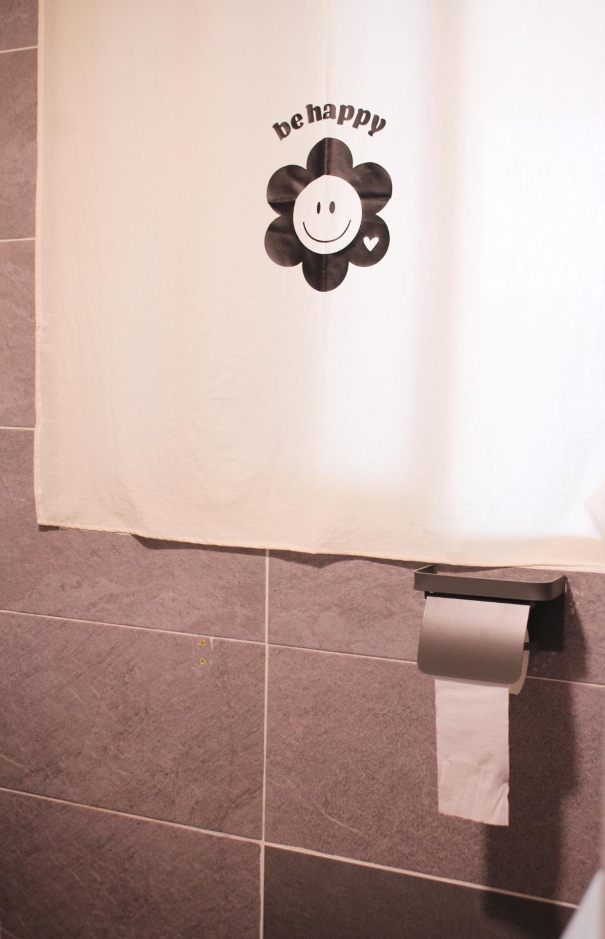 Central Hongdae Red Road Stay 4 Beds, Near Mangwon & Sangsu