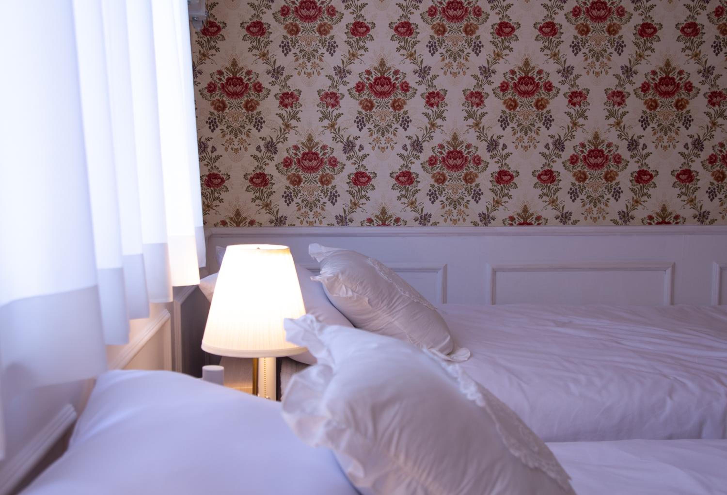 Central Hongdae Red Road Stay 4 Beds, Near Mangwon & Sangsu