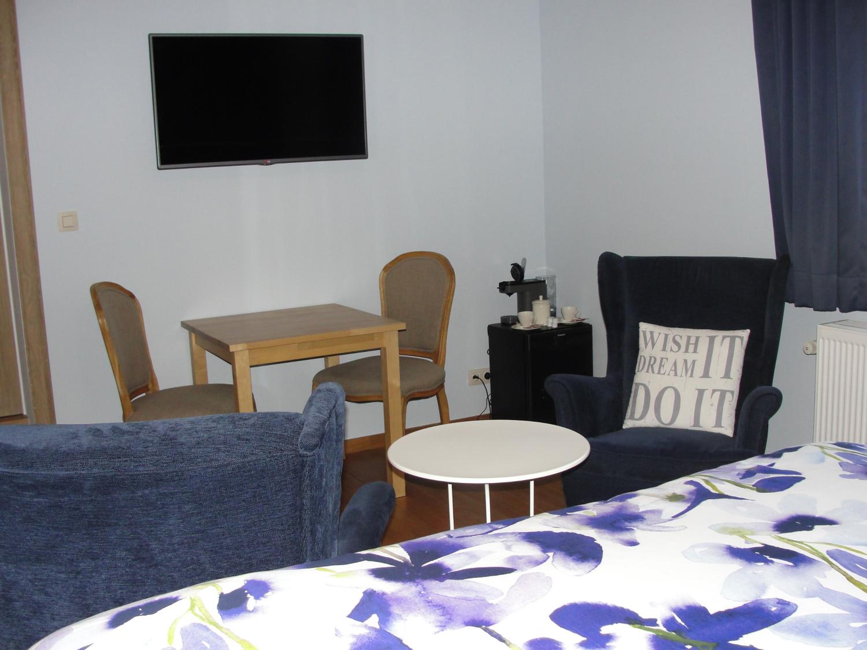 B&B Hedera