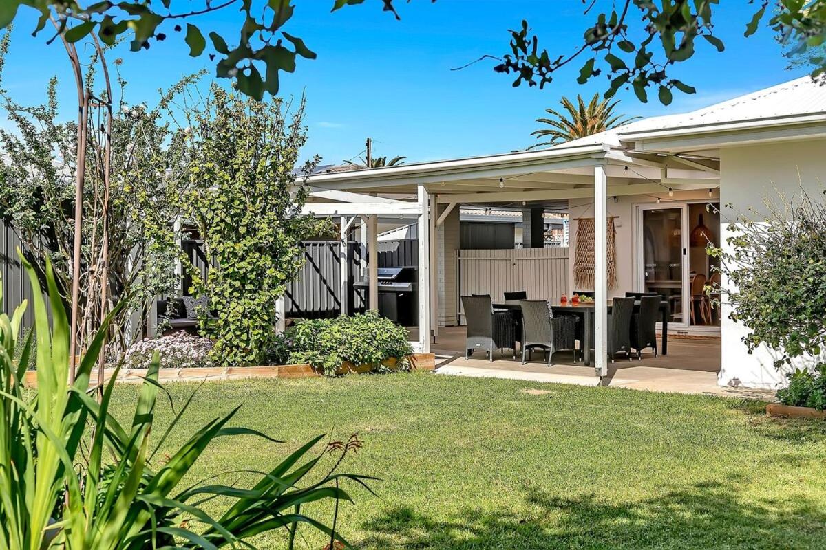 Daisy's Beachside Cottage-Picnic Garden & Games