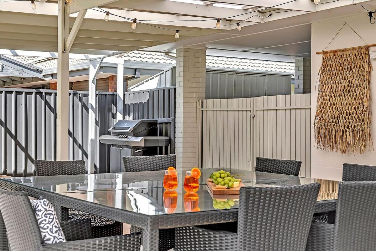Daisy's Beachside Cottage-Picnic Garden & Games