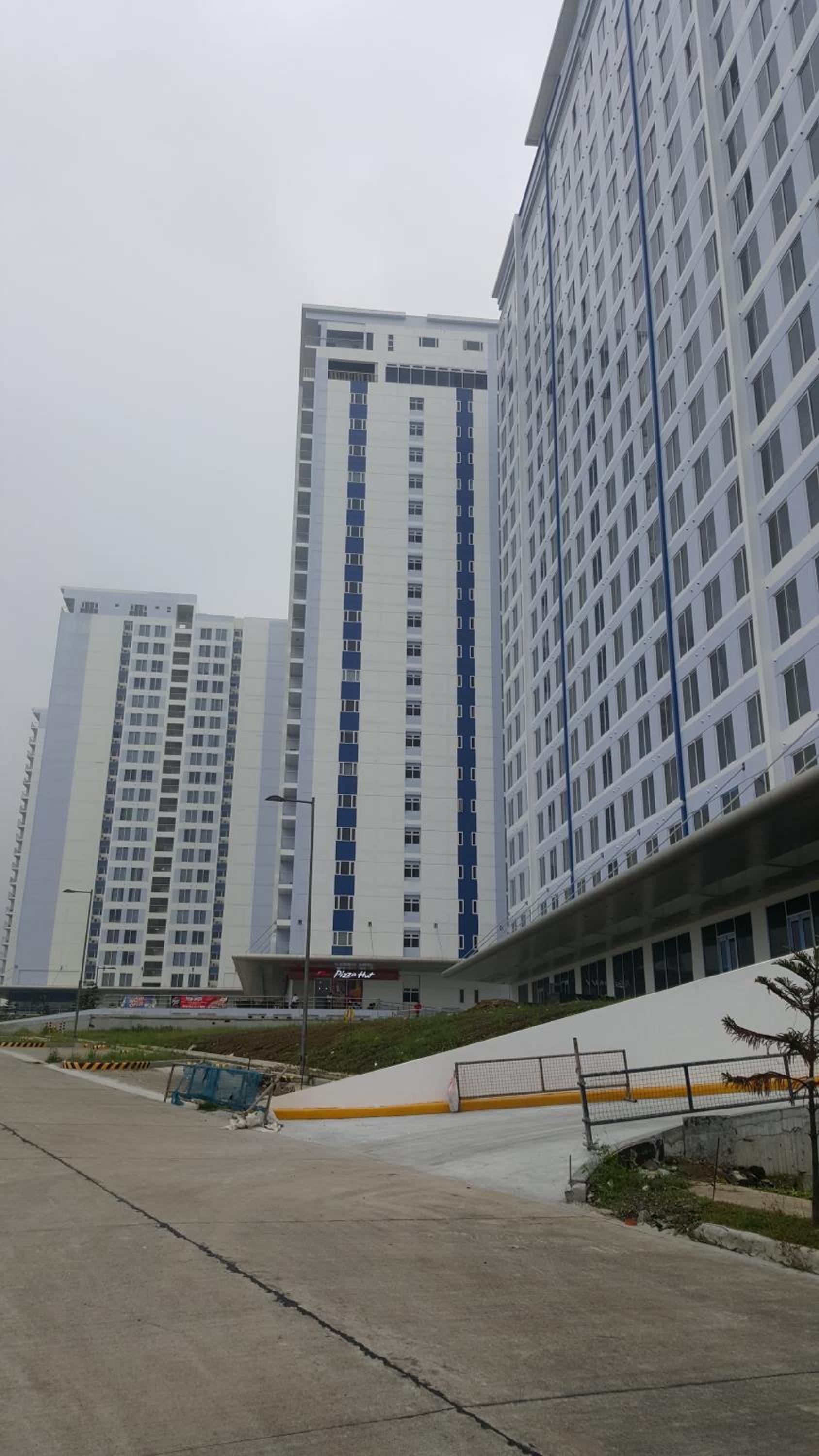 Taal View or LG Unit 1BR Wifi Near Sky Ranch view 3