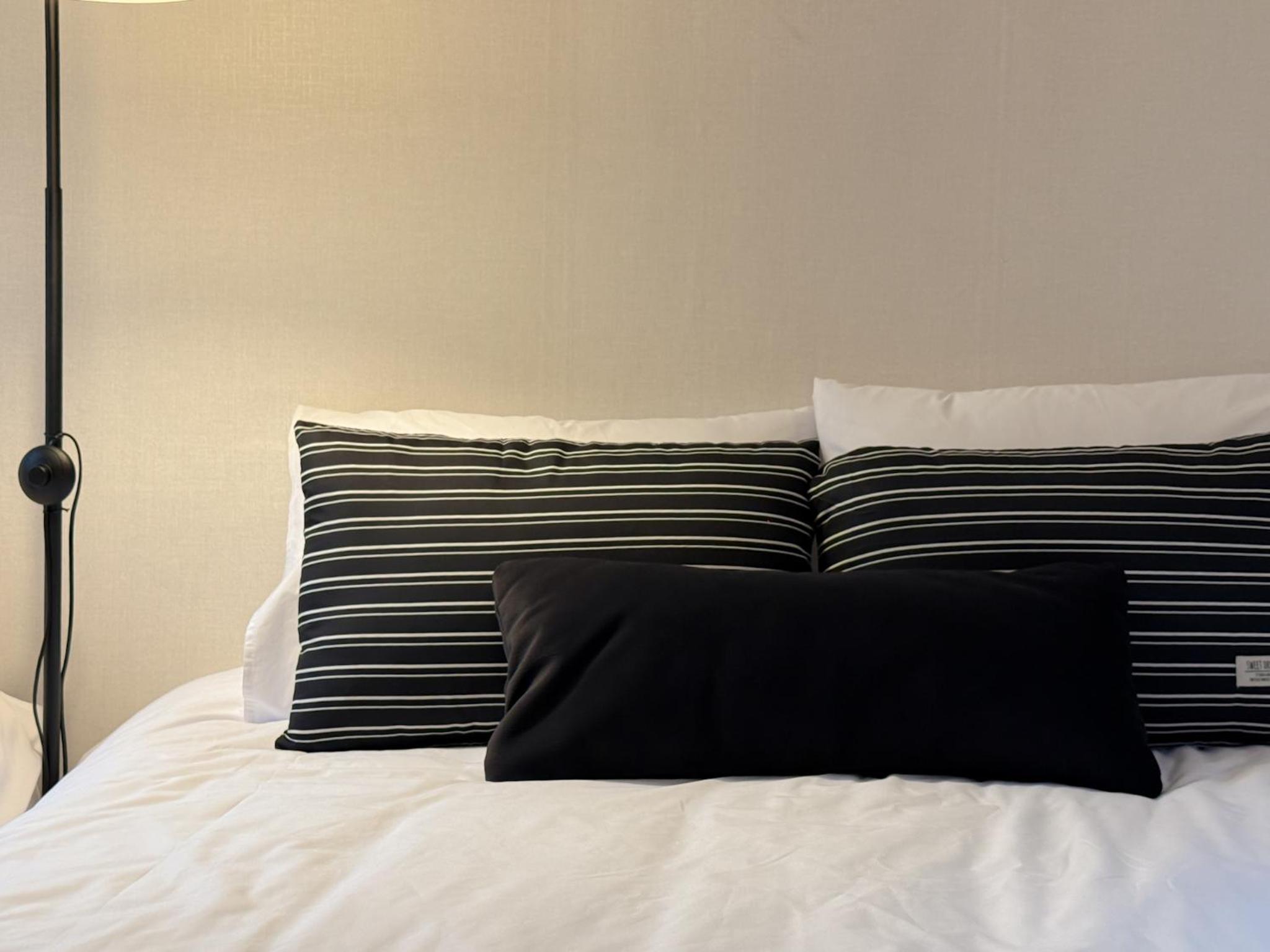 블랙앤우드 하우스, 합정역 도보 5분, 홍대 1정거장, 망원한강공원 Modern Cozy Seoul Loft, Hapjeong station 5 mins walk, Hongdae just 1 stop