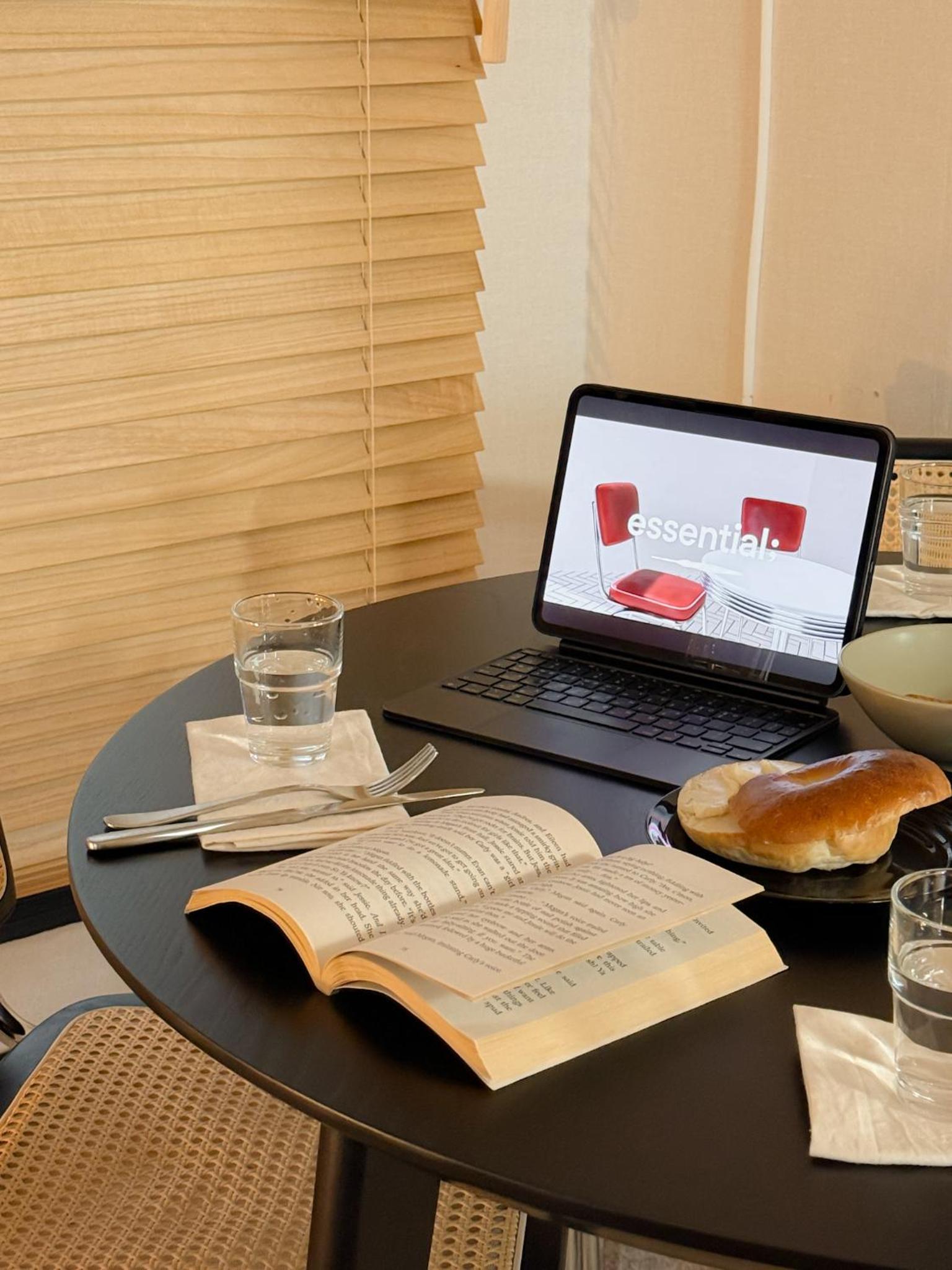 블랙앤우드 하우스, 합정역 도보 5분, 홍대 1정거장, 망원한강공원 Modern Cozy Seoul Loft, Hapjeong station 5 mins walk, Hongdae just 1 stop