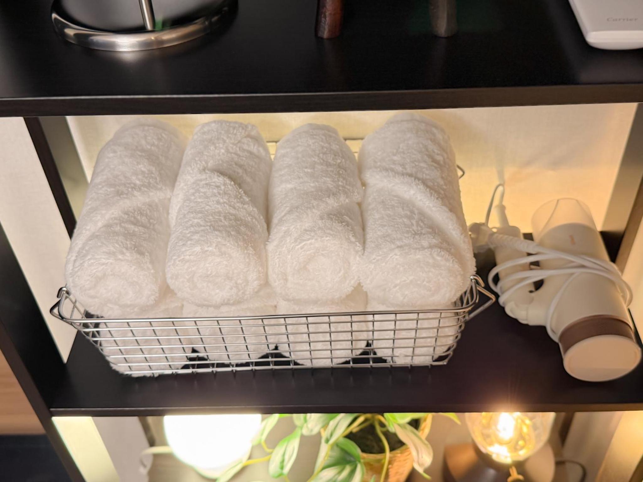 블랙앤우드 하우스, 합정역 도보 5분, 홍대 1정거장, 망원한강공원 Modern Cozy Seoul Loft, Hapjeong station 5 mins walk, Hongdae just 1 stop
