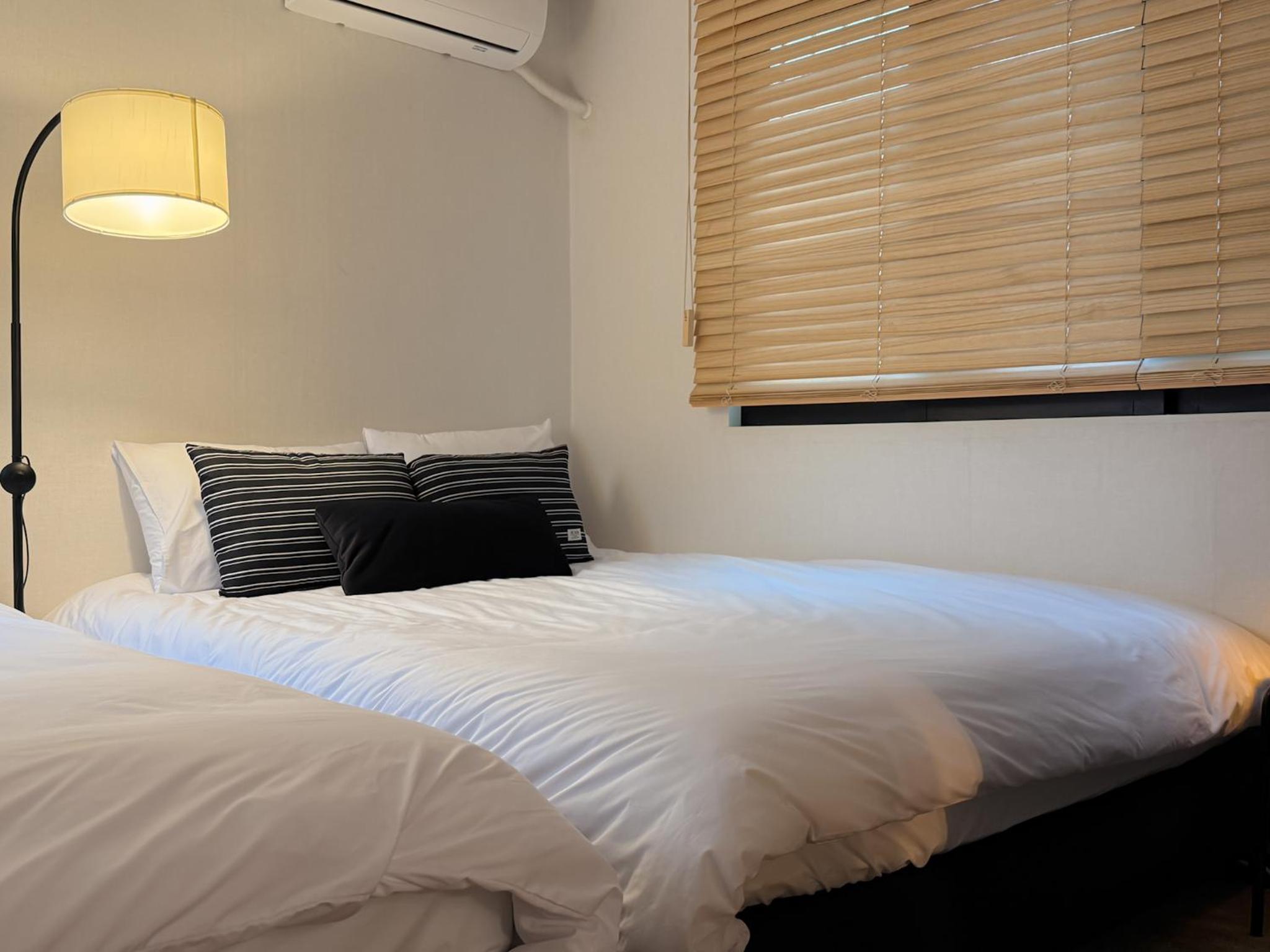 블랙앤우드 하우스, 합정역 도보 5분, 홍대 1정거장, 망원한강공원 Modern Cozy Seoul Loft, Hapjeong station 5 mins walk, Hongdae just 1 stop