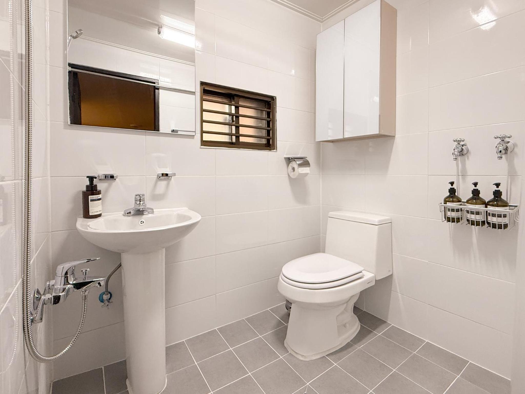 블랙앤우드 하우스, 합정역 도보 5분, 홍대 1정거장, 망원한강공원 Modern Cozy Seoul Loft, Hapjeong station 5 mins walk, Hongdae just 1 stop