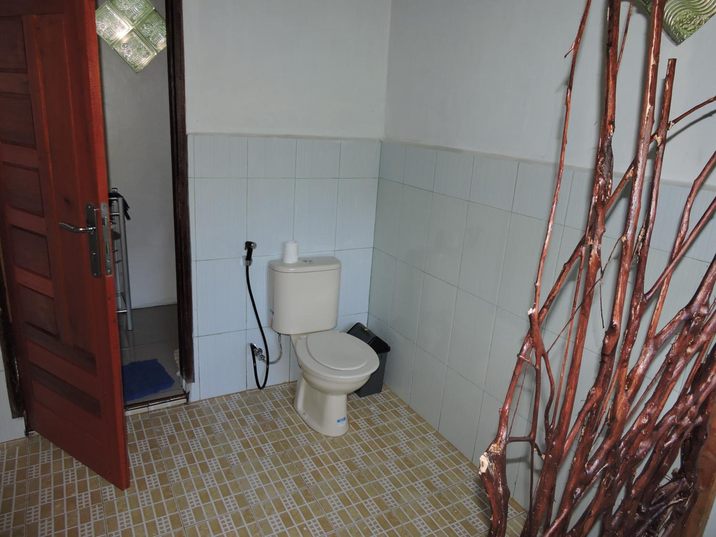 Batu Kapal Guest House & Jungle trekking