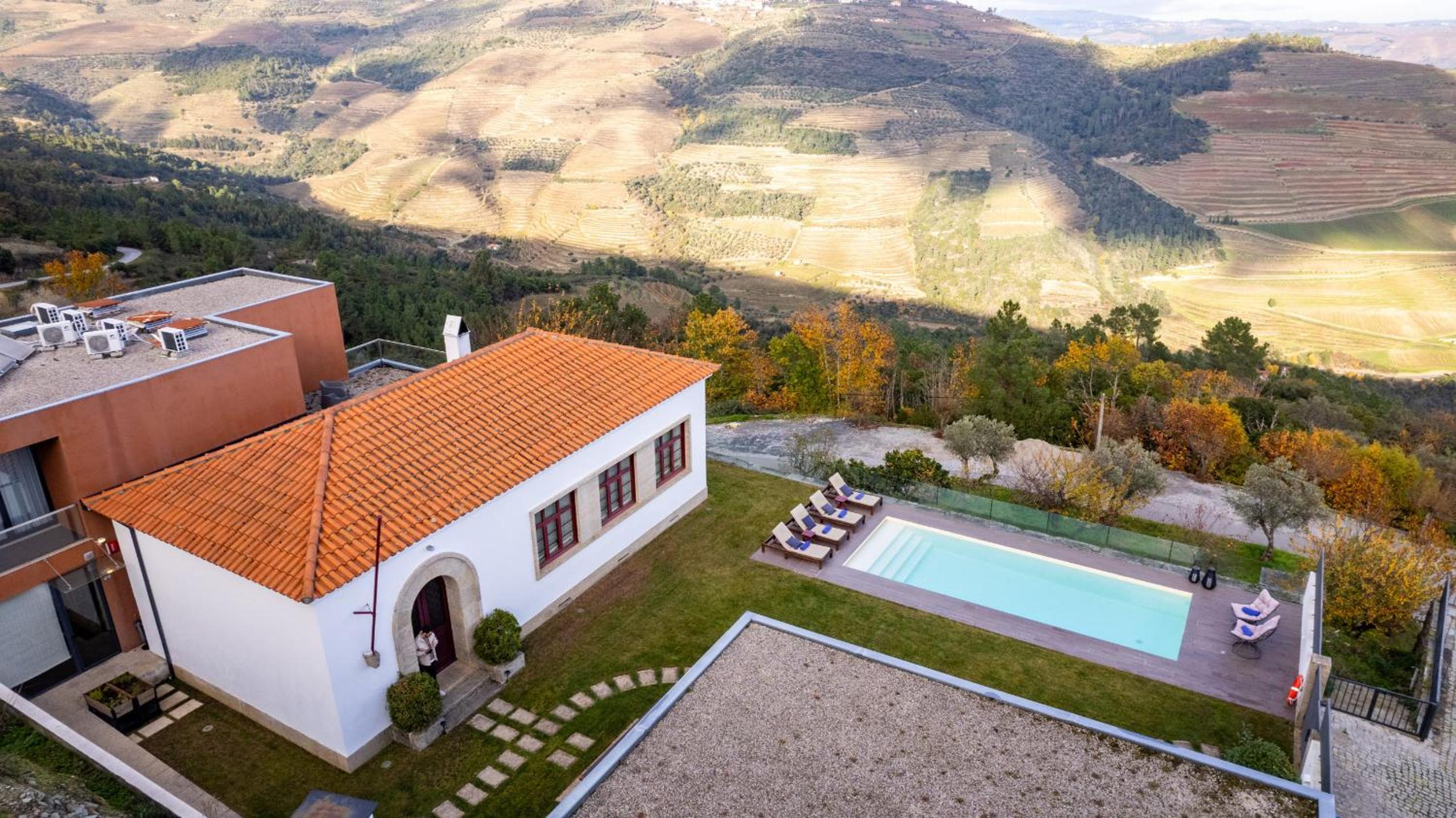Spacious Villa with Private Pool & Garden in Douro, by Hopstays
