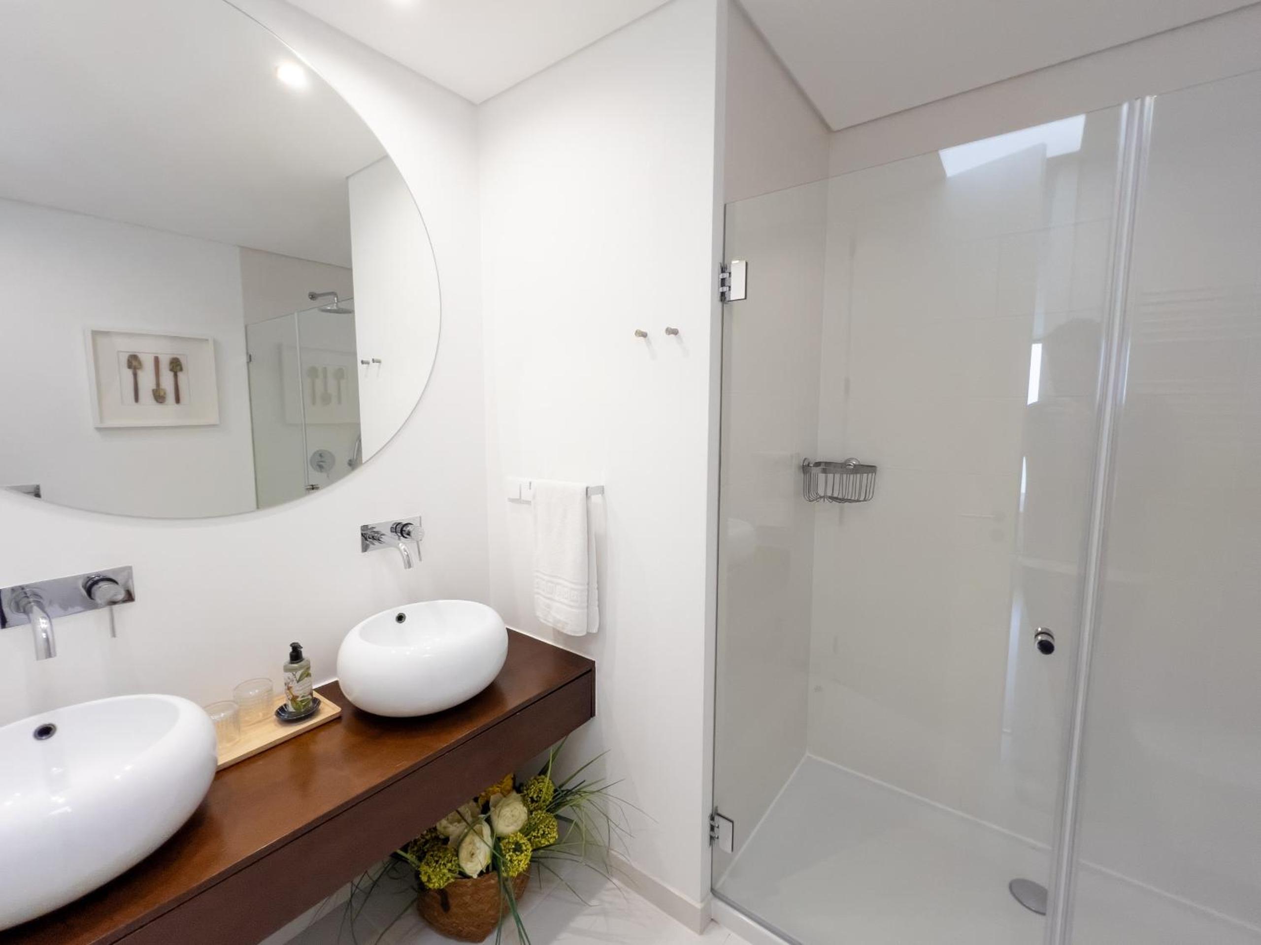 Spacious Villa with Private Pool & Garden in Douro, by Hopstays