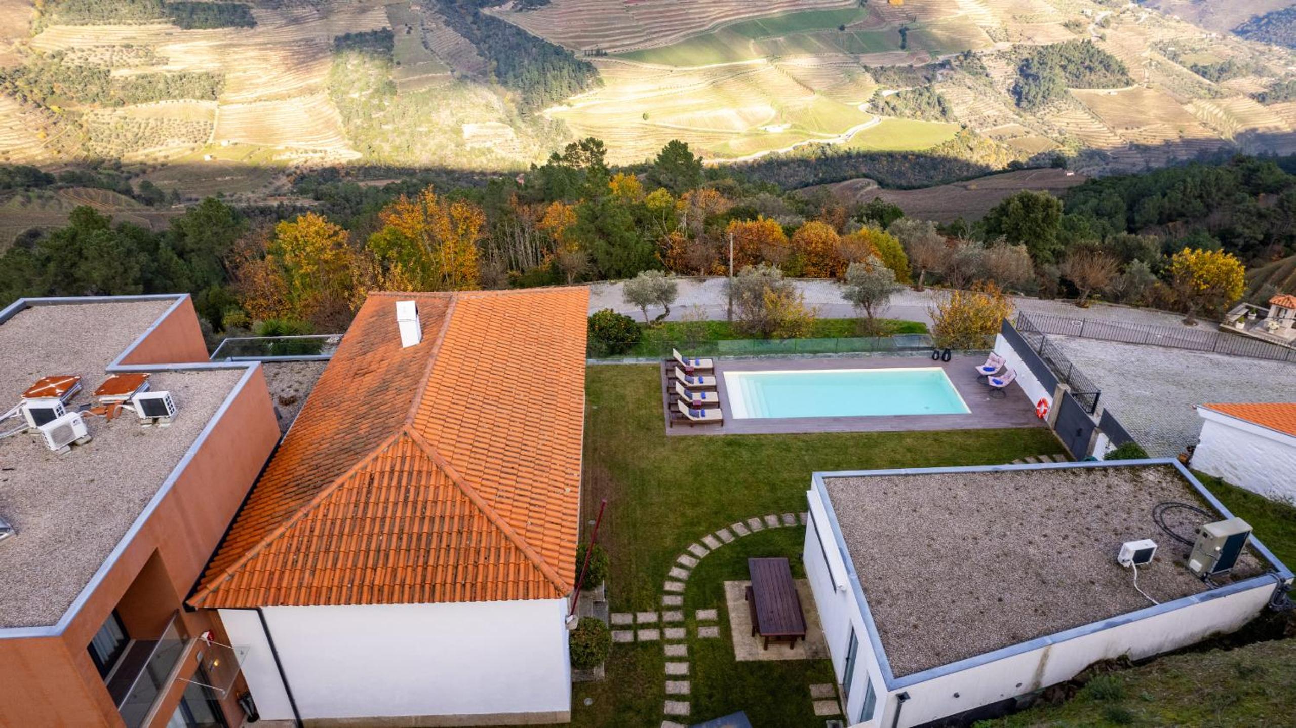 Spacious Villa with Private Pool & Garden in Douro, by Hopstays