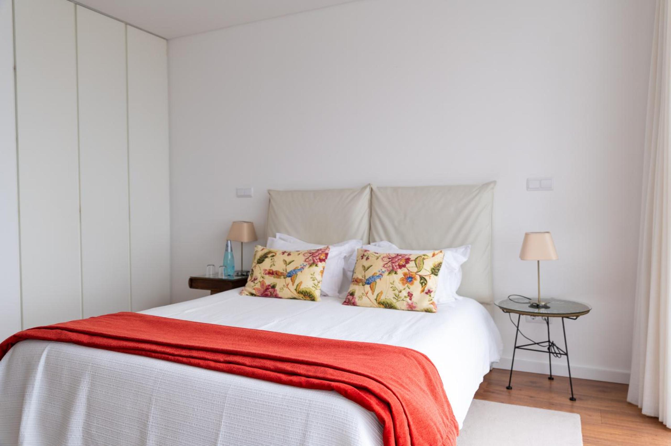 Spacious Villa with Private Pool & Garden in Douro, by Hopstays