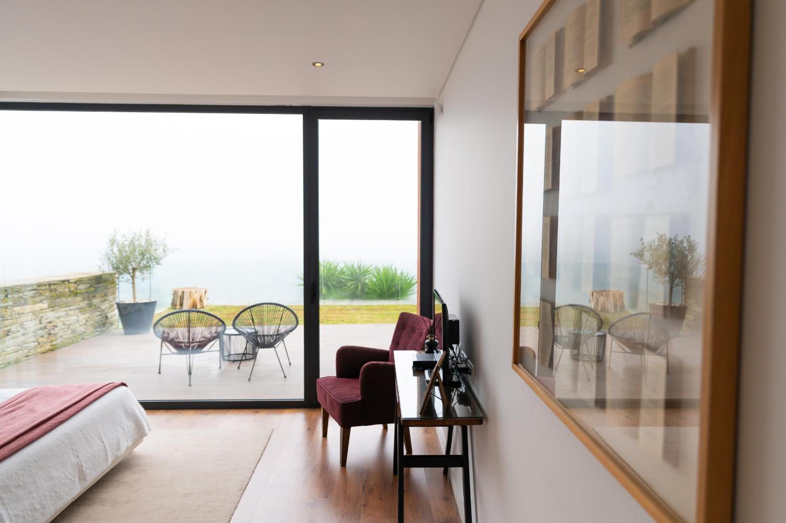 Spacious Villa with Private Pool & Garden in Douro, by Hopstays