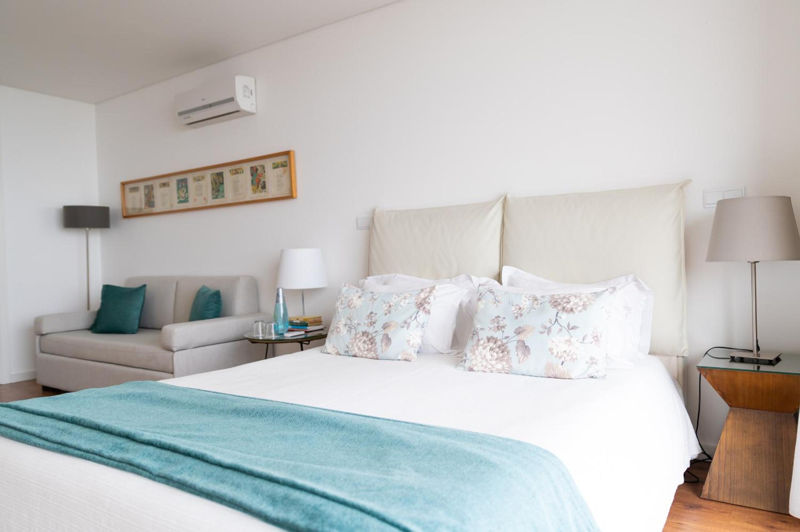Spacious Villa with Private Pool & Garden in Douro, by Hopstays
