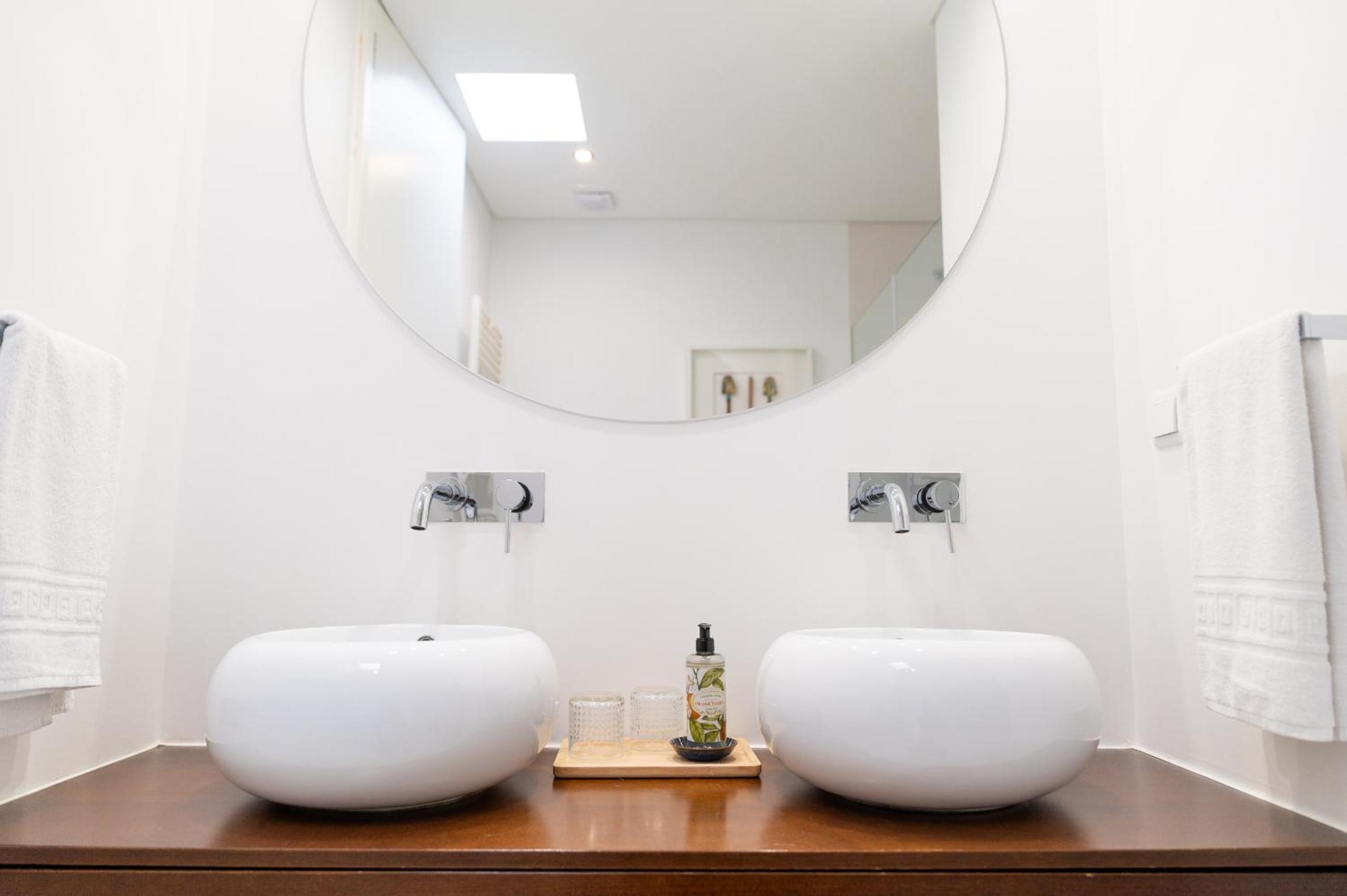 Spacious Villa with Private Pool & Garden in Douro, by Hopstays