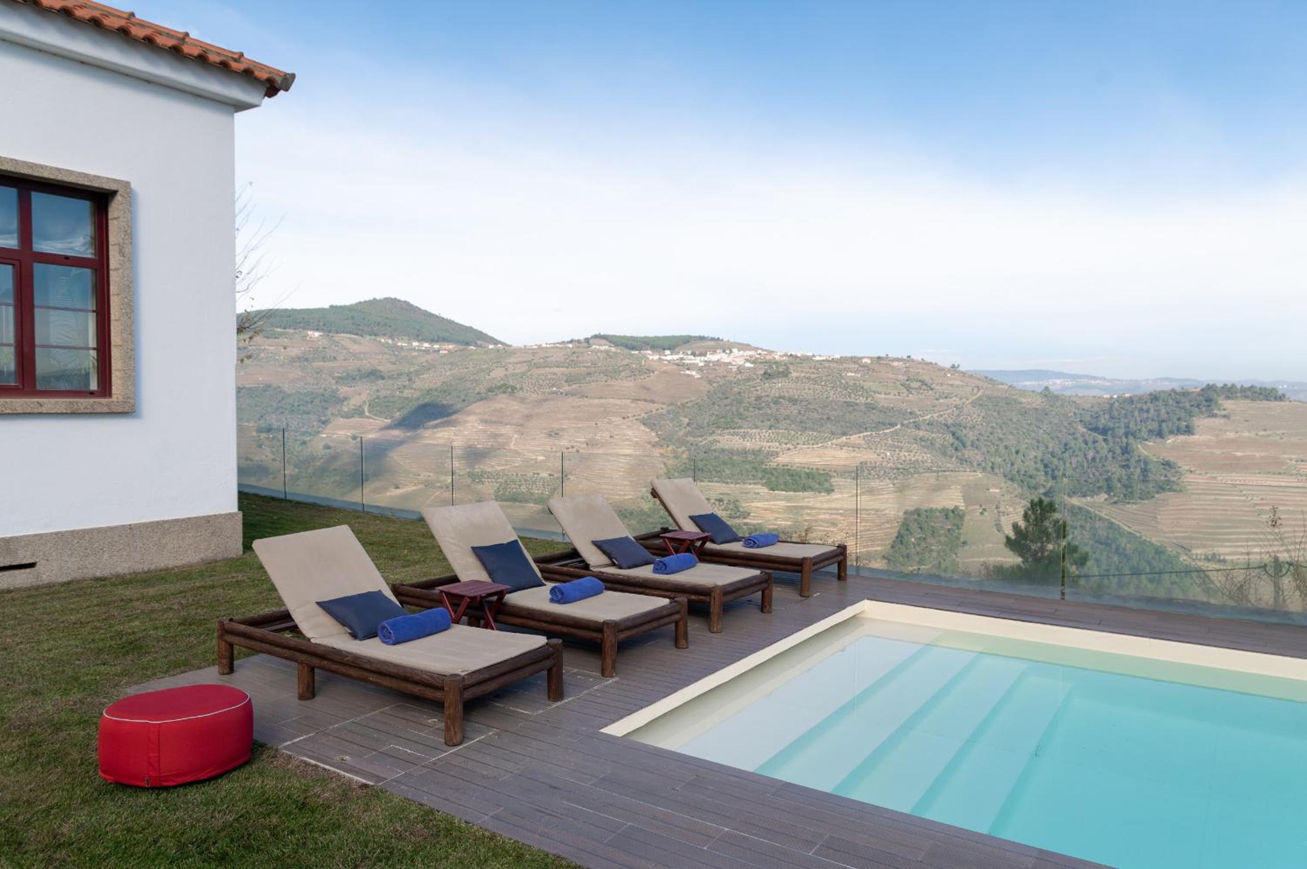 Spacious Villa with Private Pool & Garden in Douro, by Hopstays