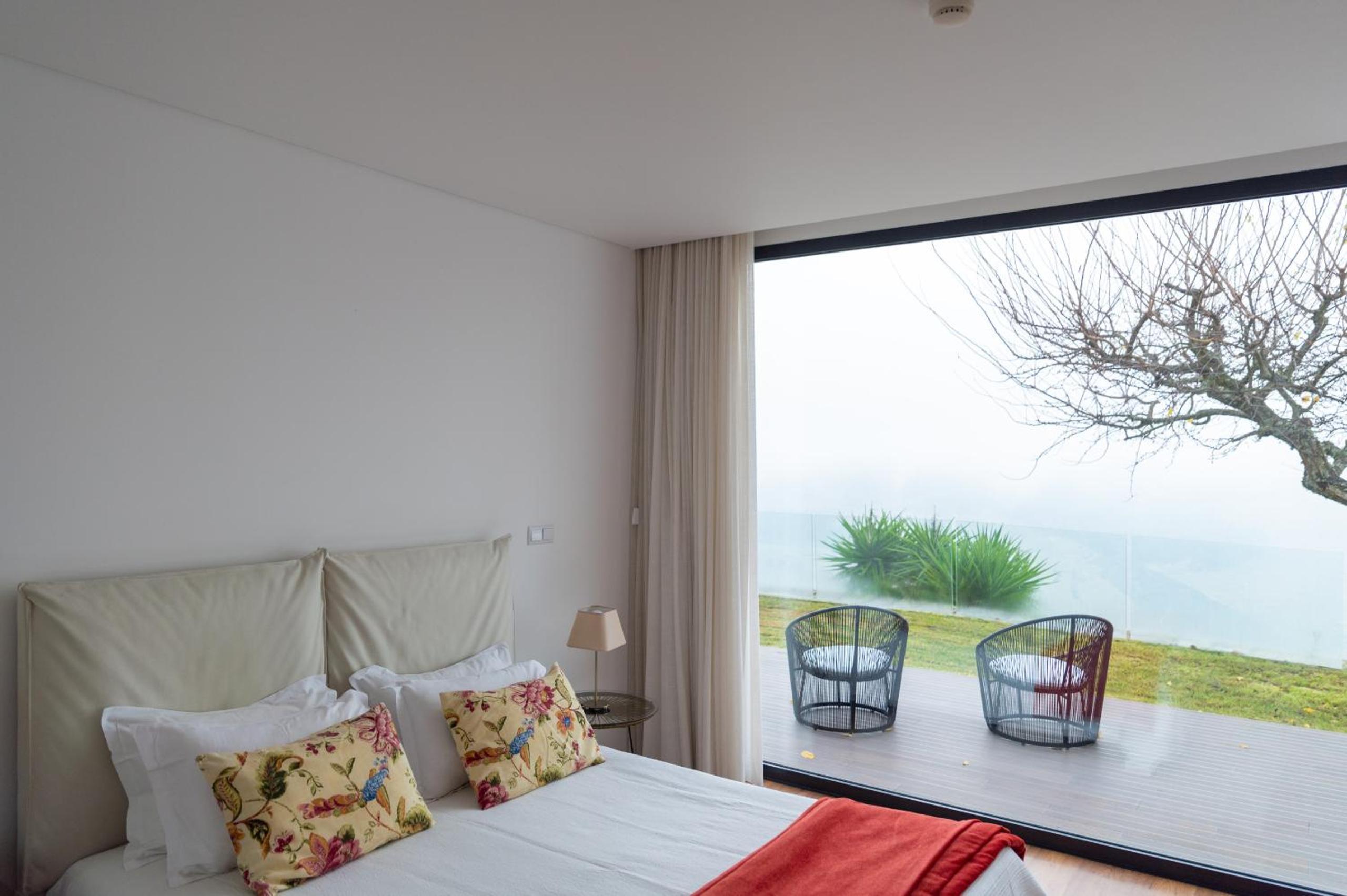 Spacious Villa with Private Pool & Garden in Douro, by Hopstays