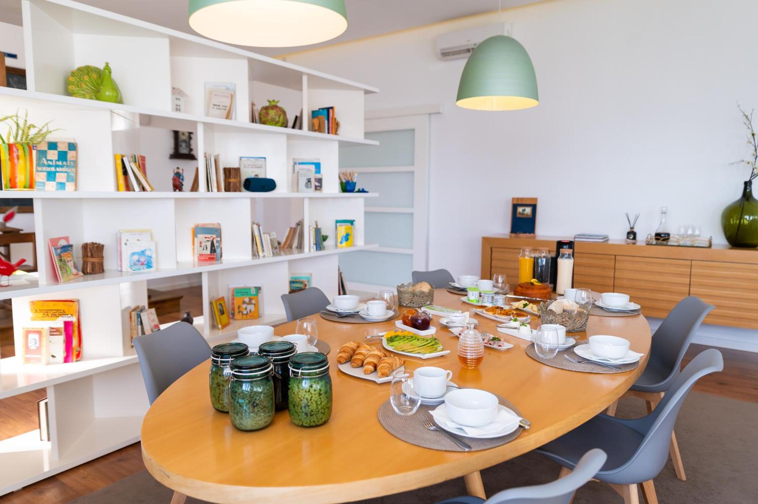 Spacious Villa with Private Pool & Garden in Douro, by Hopstays