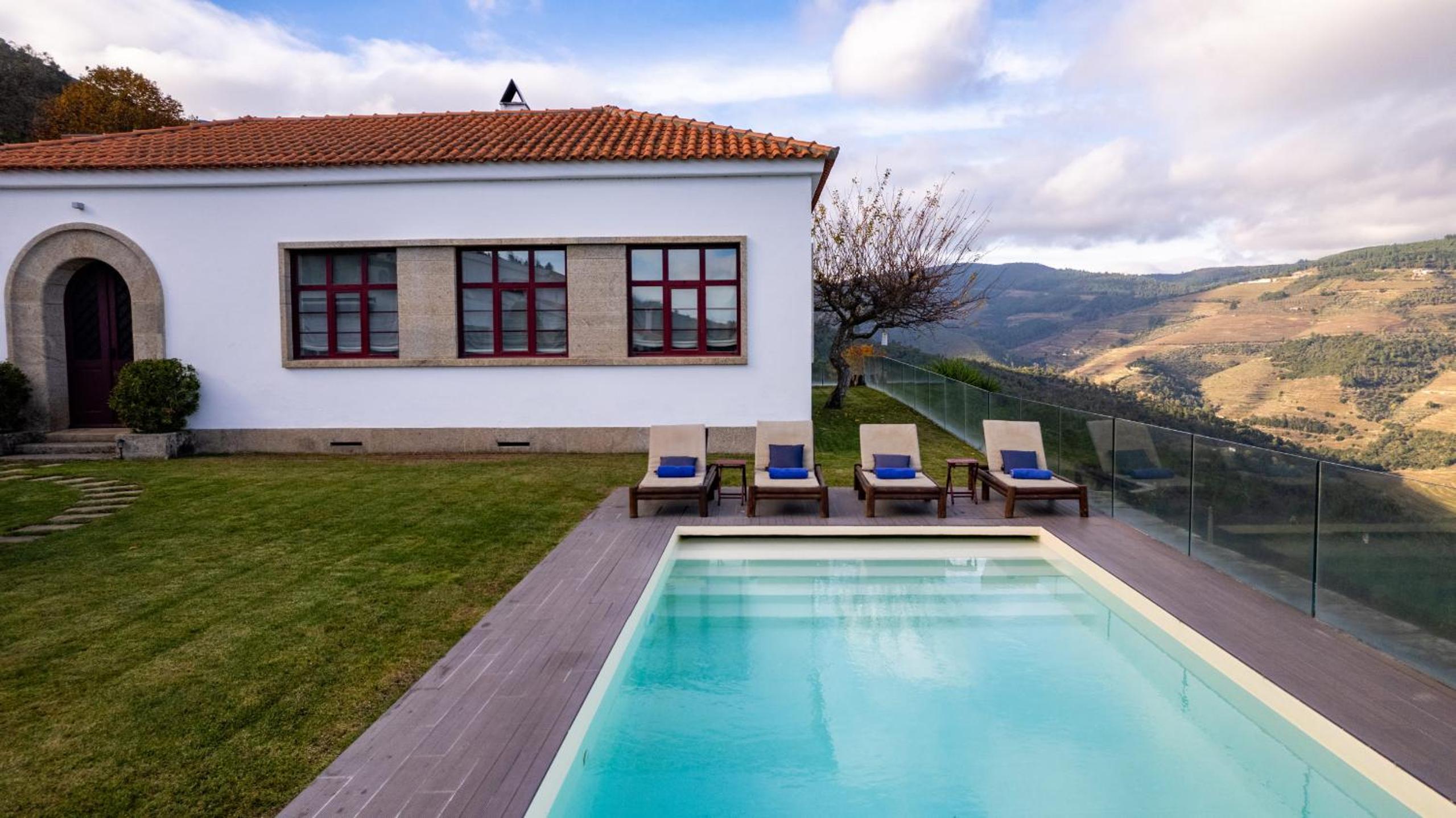 Spacious Villa with Private Pool & Garden in Douro, by Hopstays