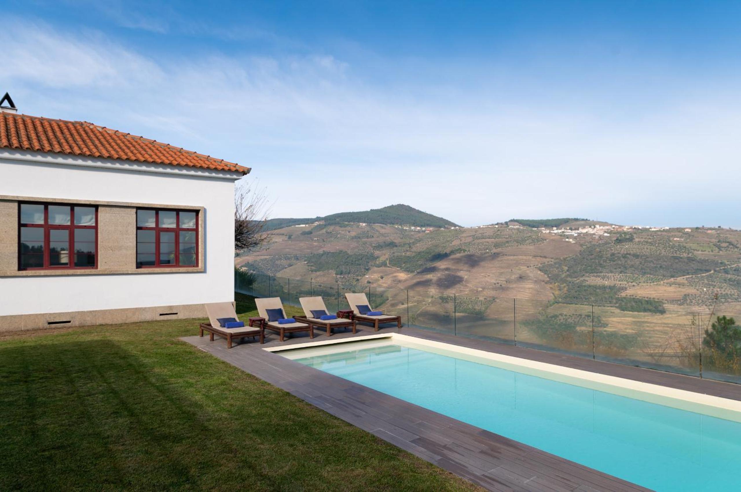 Spacious Villa with Private Pool & Garden in Douro, by Hopstays