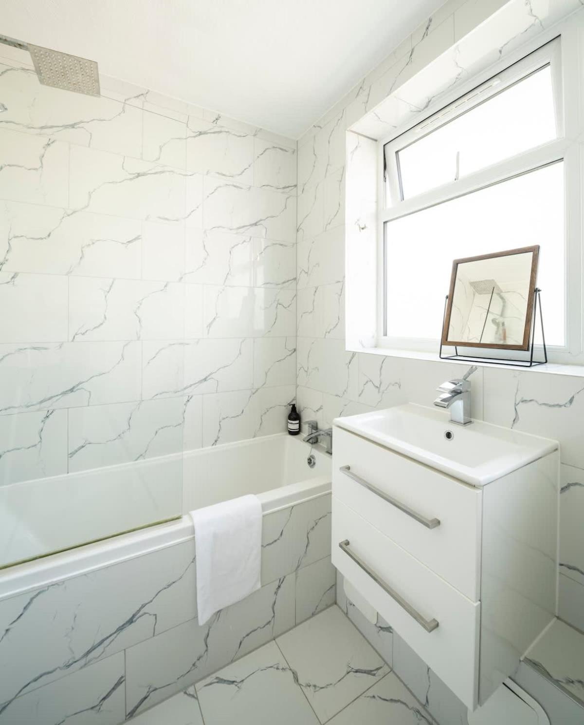 Canary Wharf Apt - Near DLR & Jubilee