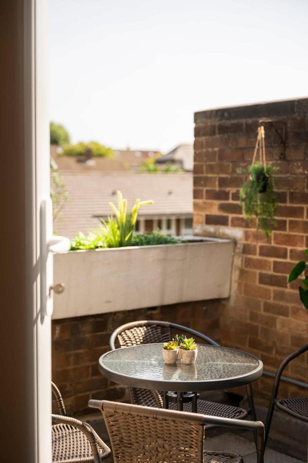 Canary Wharf Apt - Near DLR & Jubilee