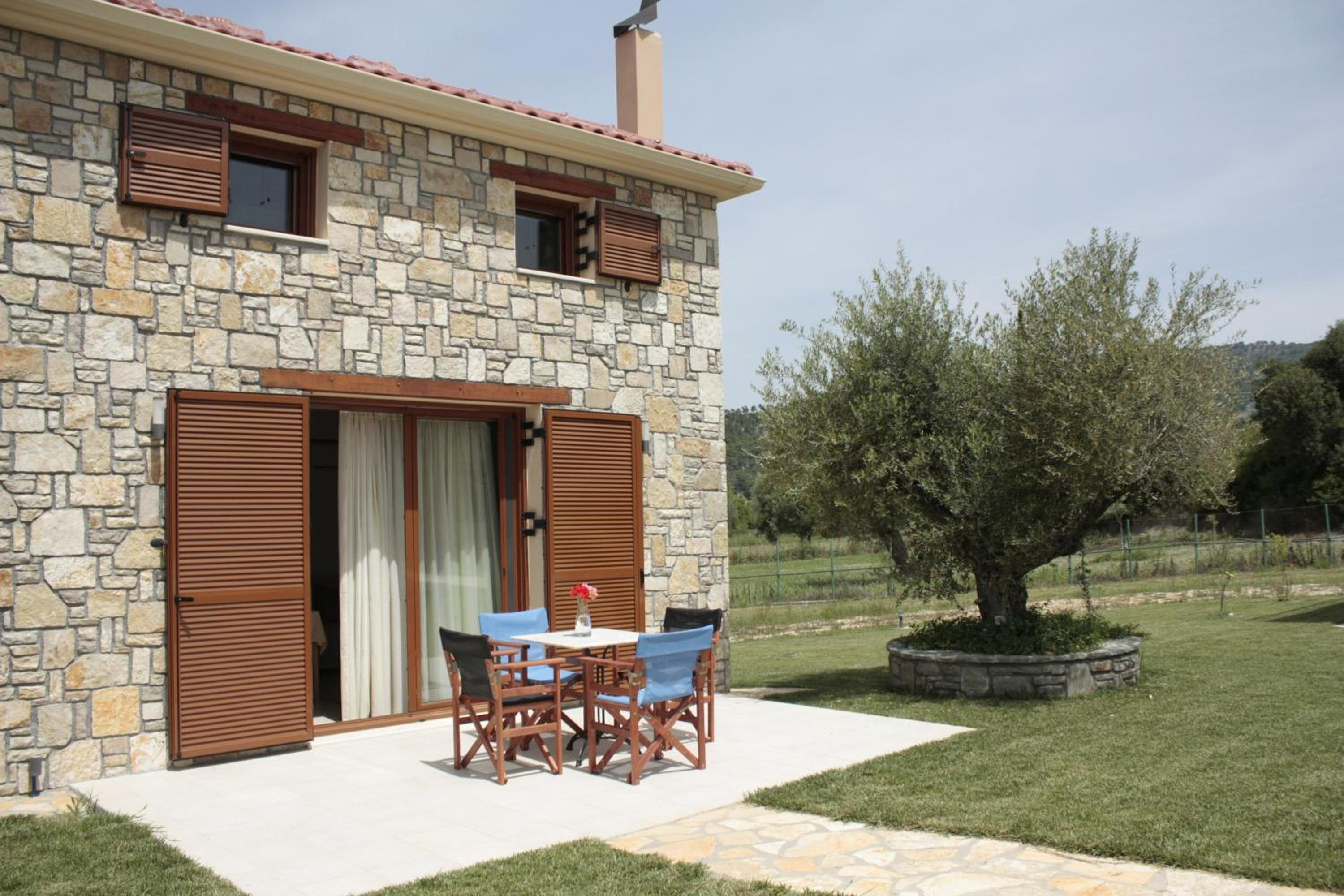 Evinos Garden view 5