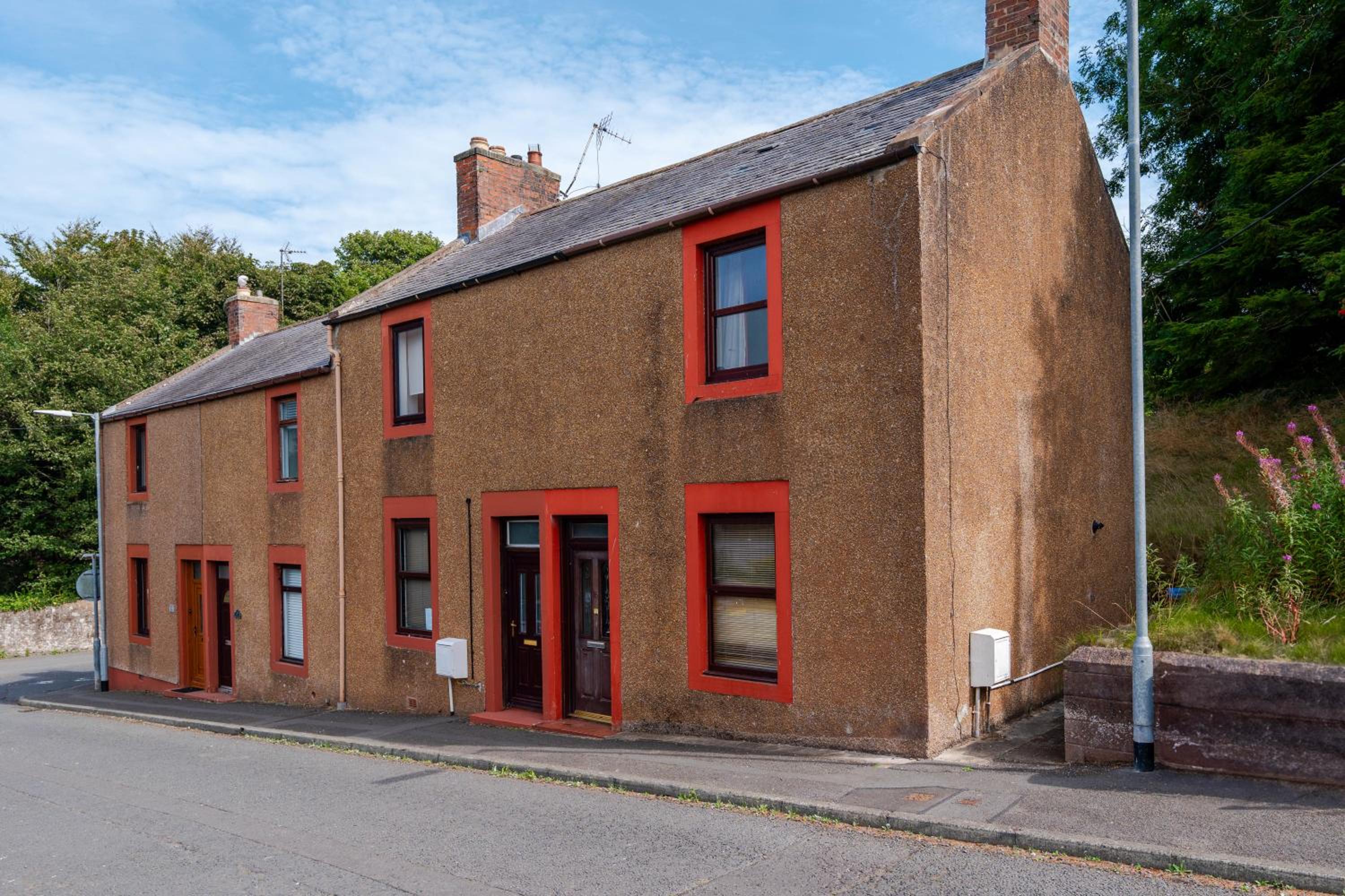 2Bedroom House - Free Parking- by Holiday Homes