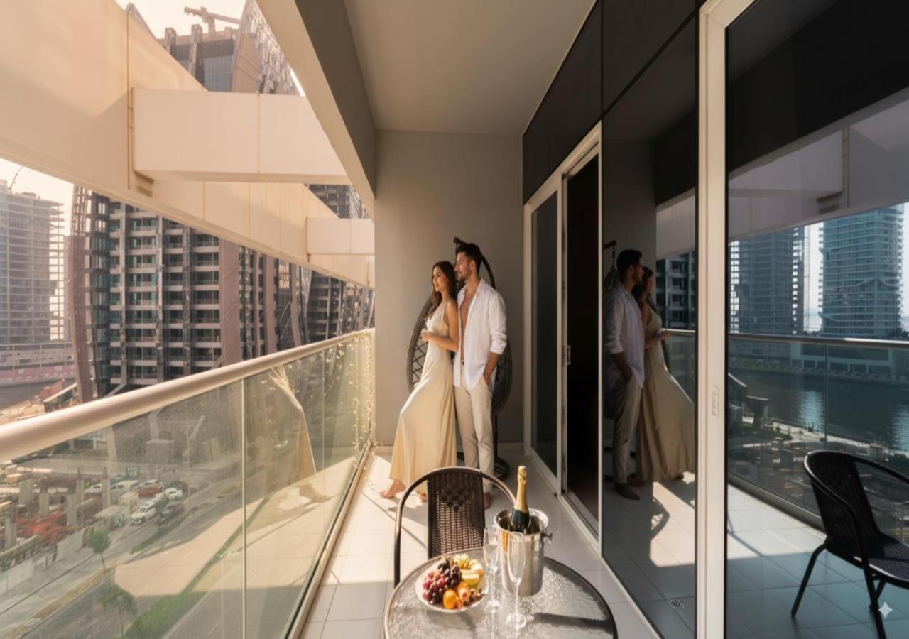 Keyrock Living - Luxury 1BR with Lake View at Reva