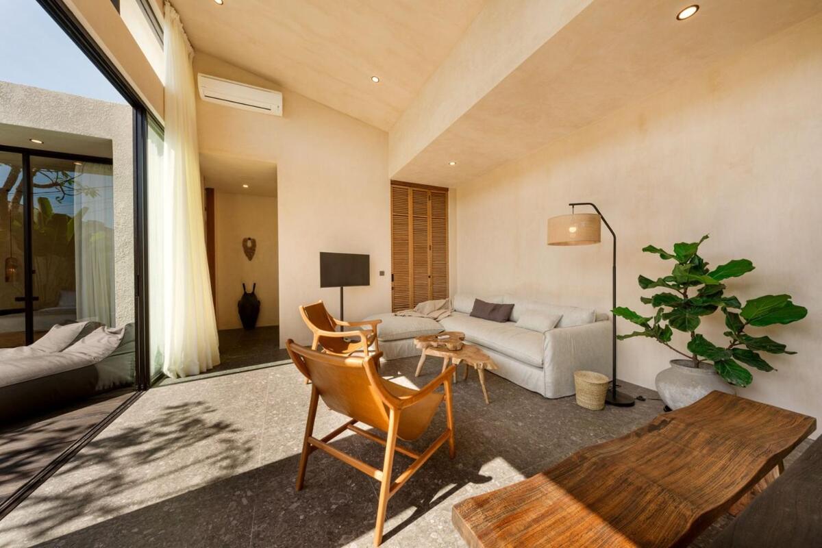 Villa Sunset Serenity 2BR Sunset & Beach Gateway