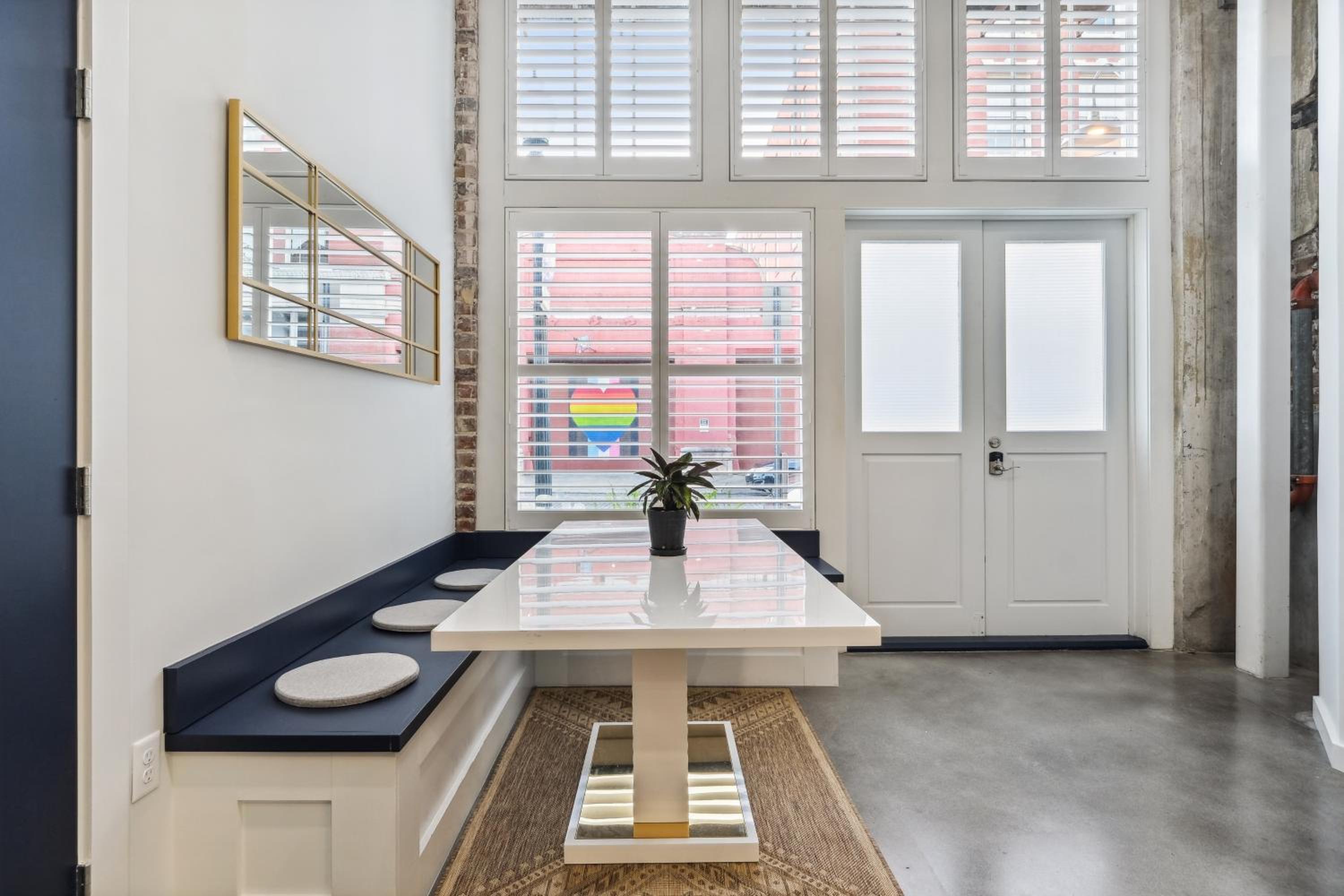 Exquisite Flat in Arts District