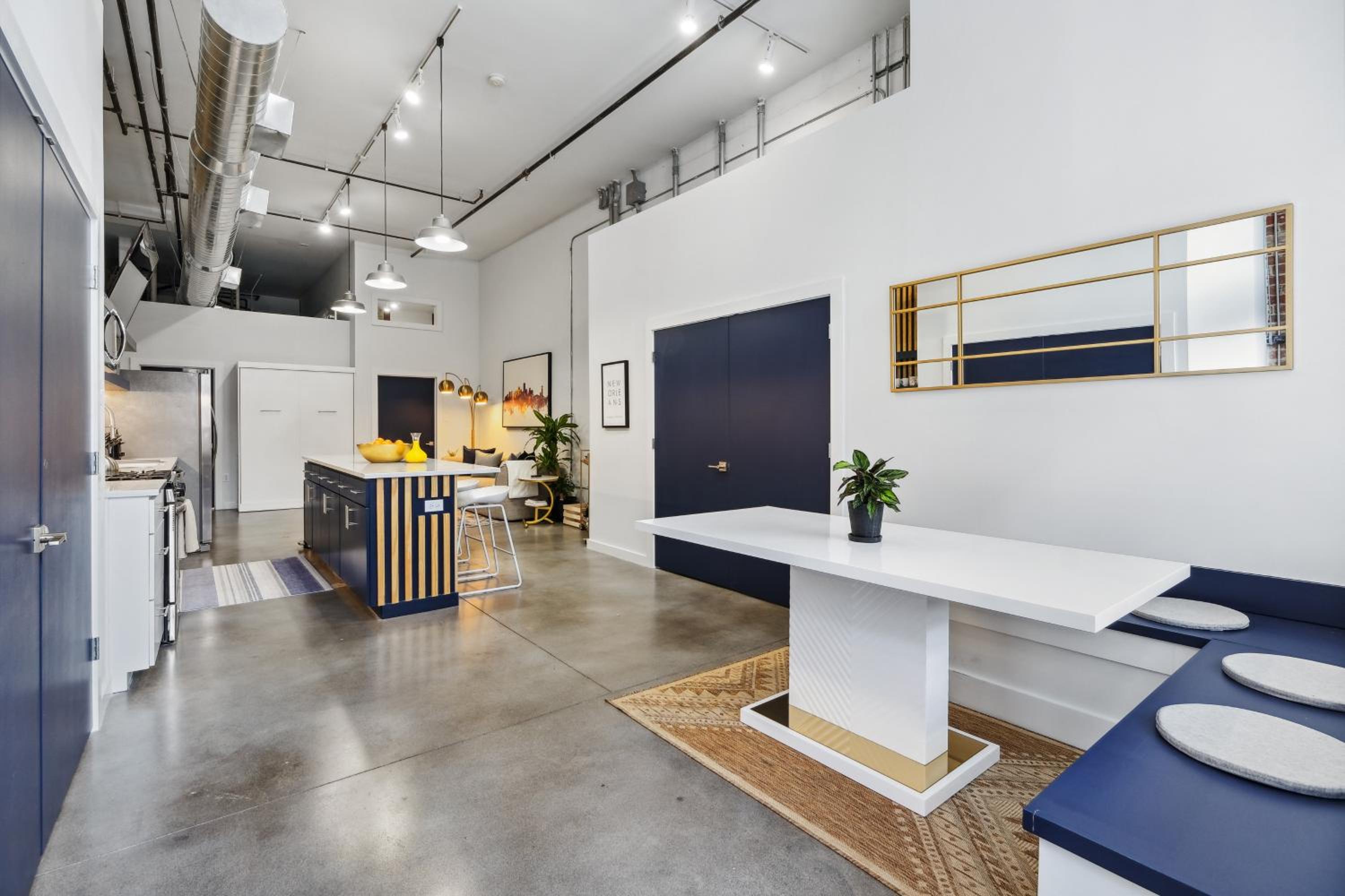 Exquisite Flat in Arts District