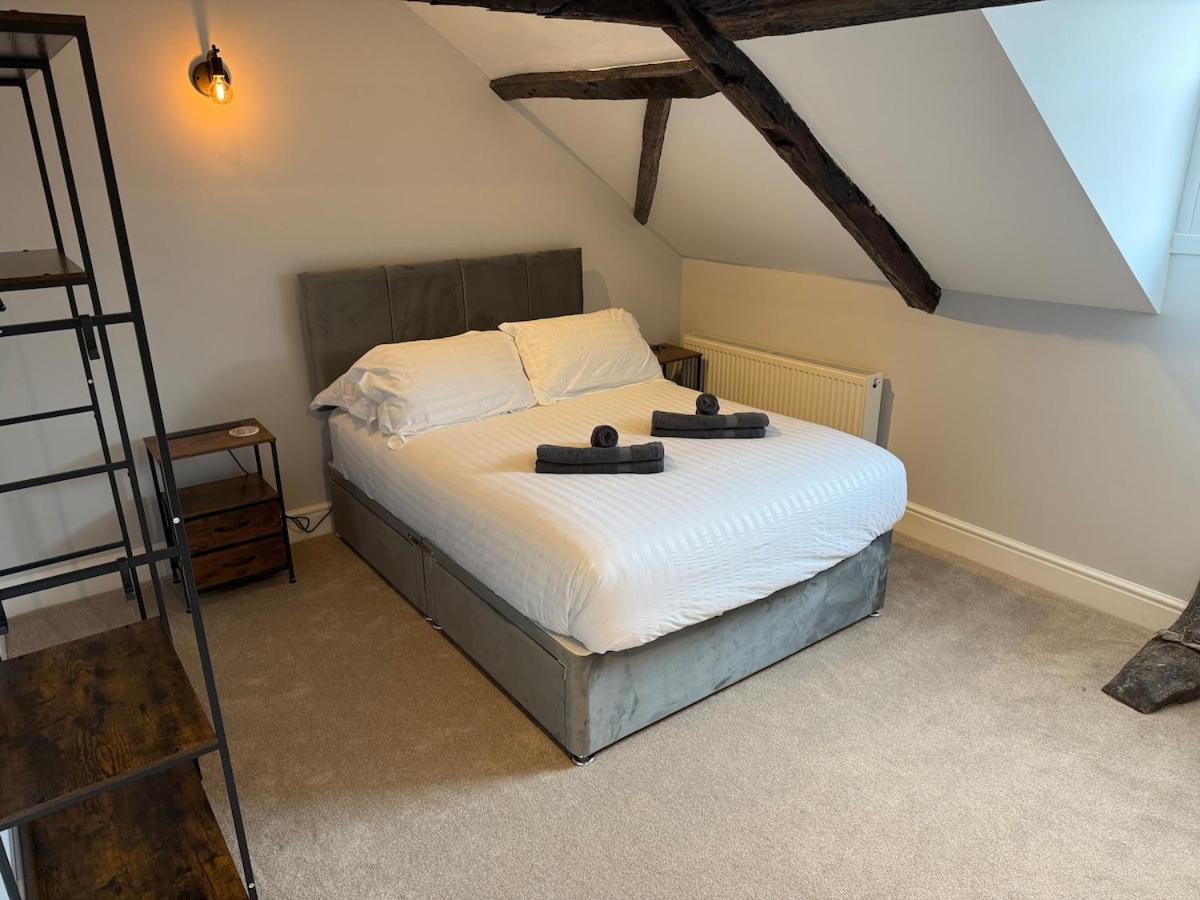 Luxury Holt Duplex with Bath Suite