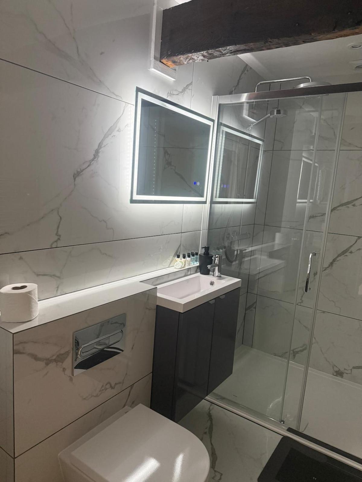 Luxury Holt Duplex with Bath Suite