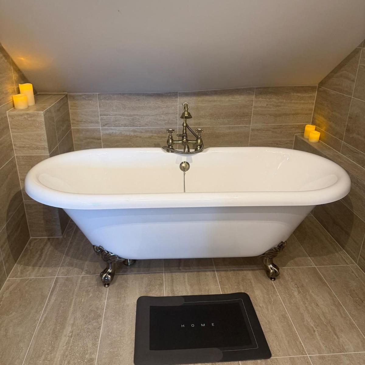 Luxury Holt Duplex with Bath Suite
