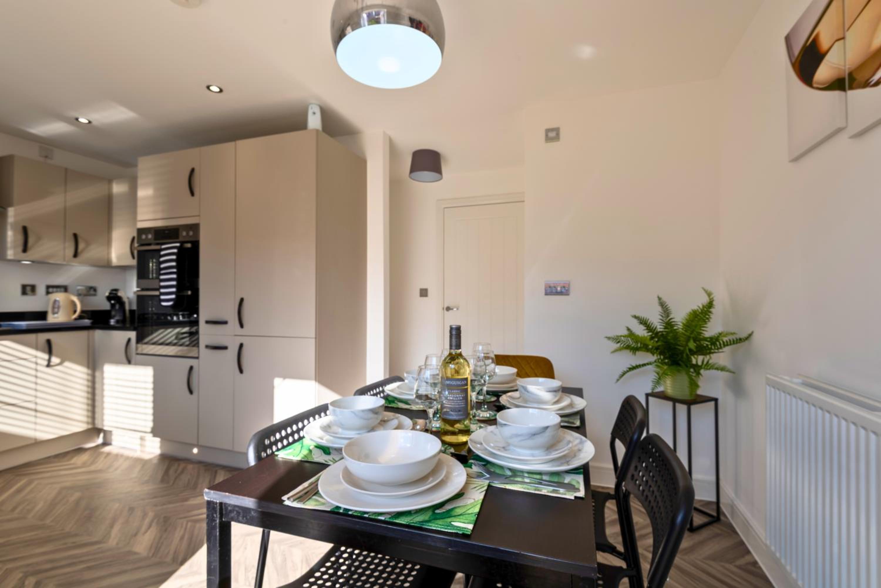 Stylish Innsworth home with garden & parking