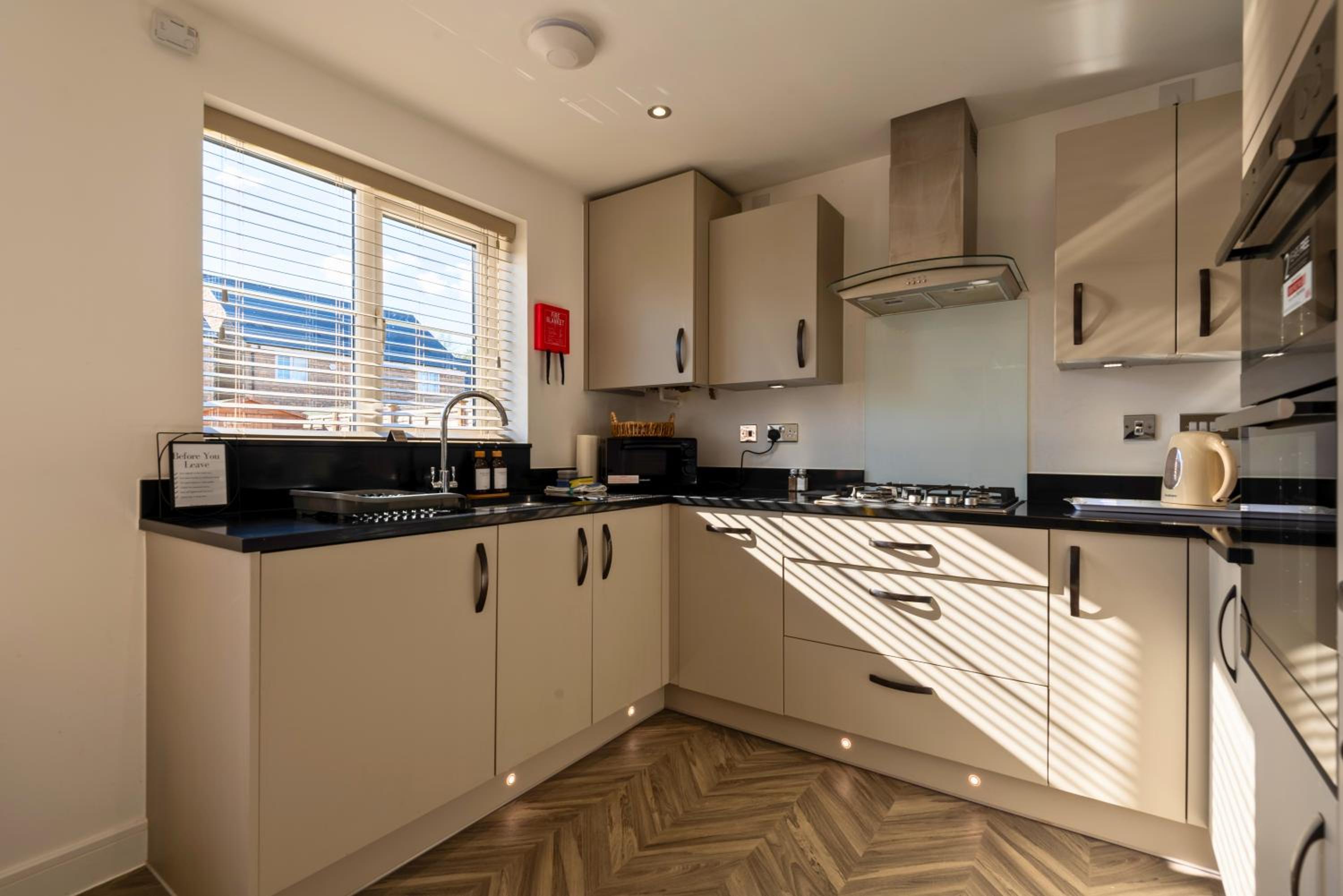 Stylish Innsworth home with garden & parking