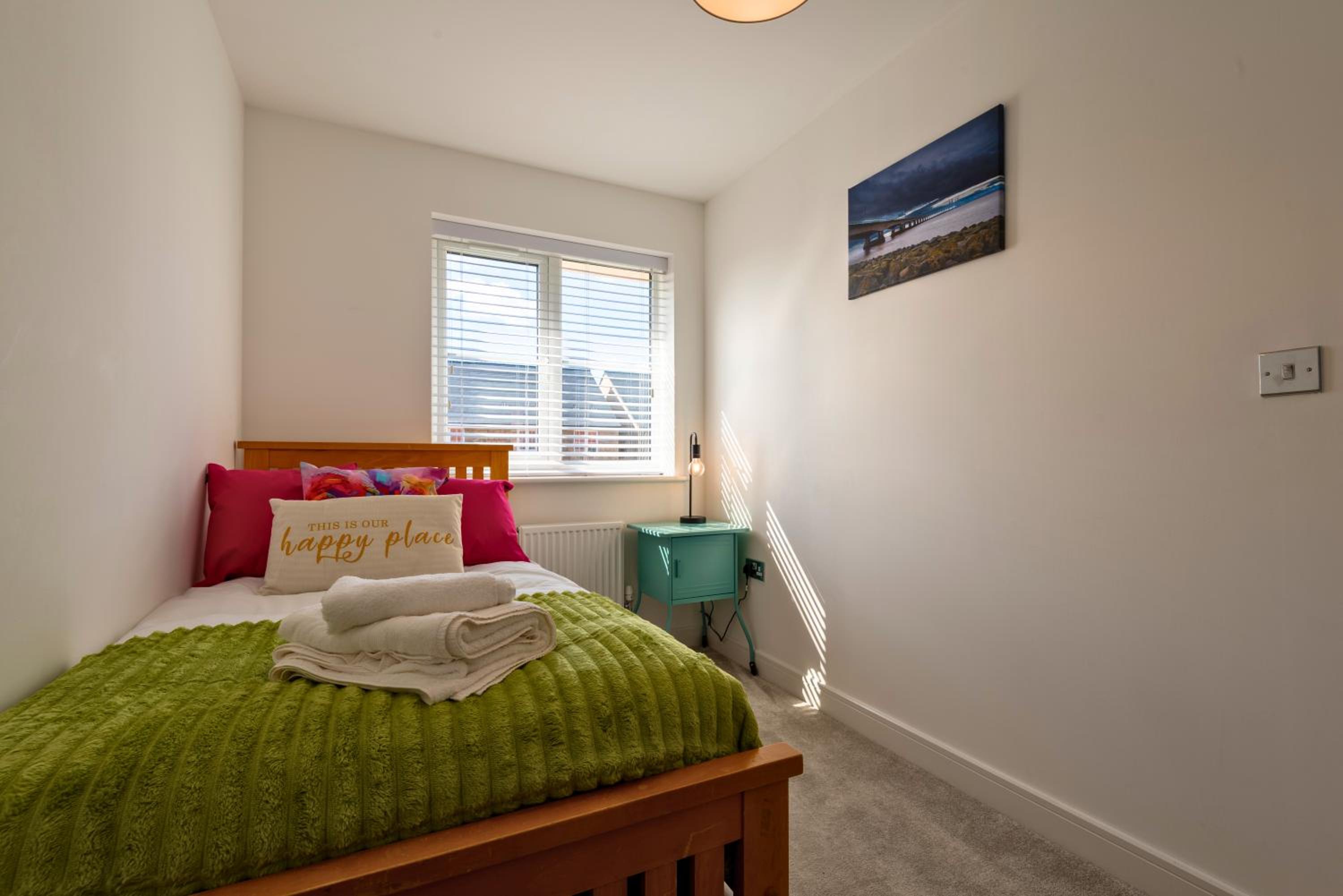 Stylish Innsworth home with garden & parking