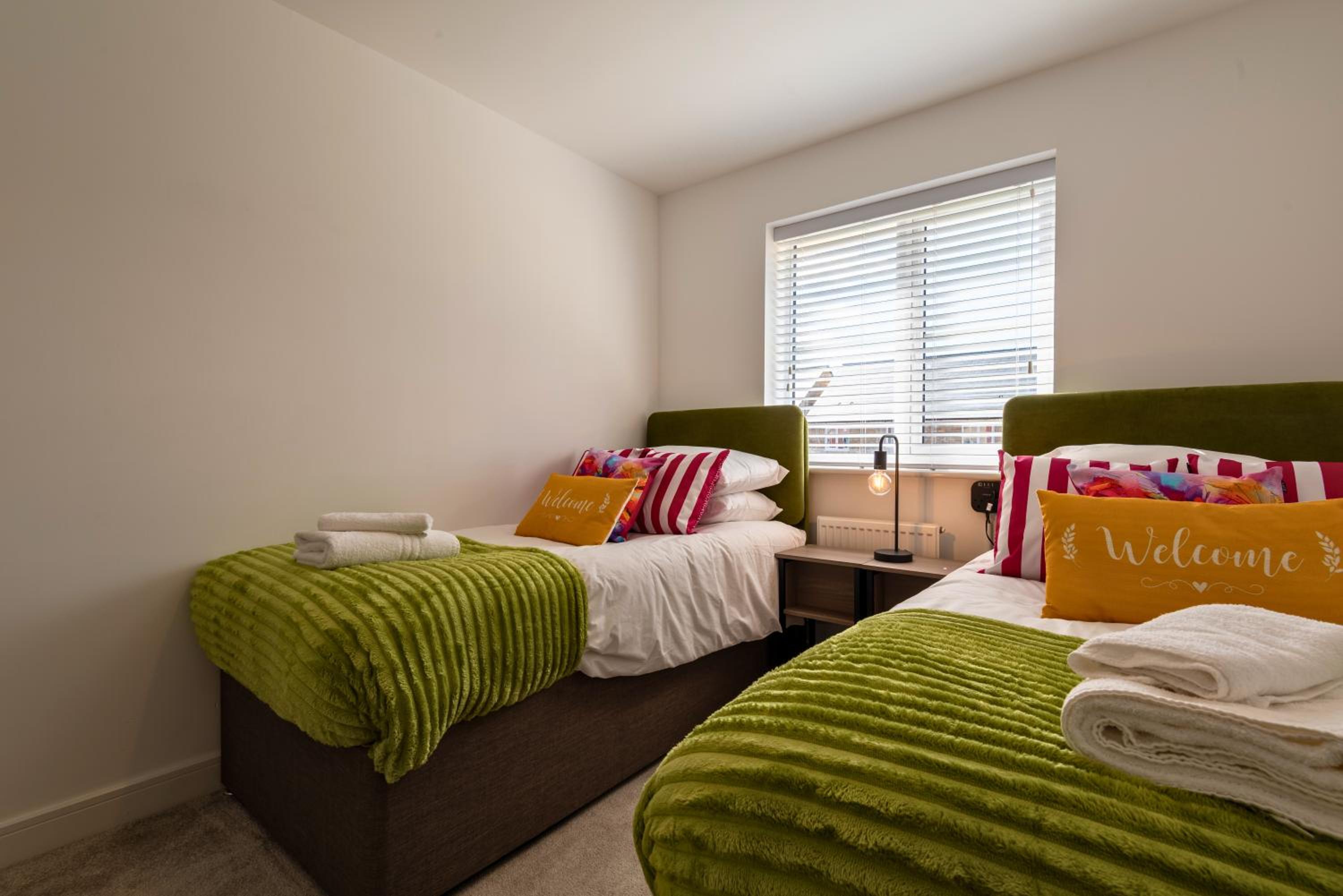 Stylish Innsworth home with garden & parking