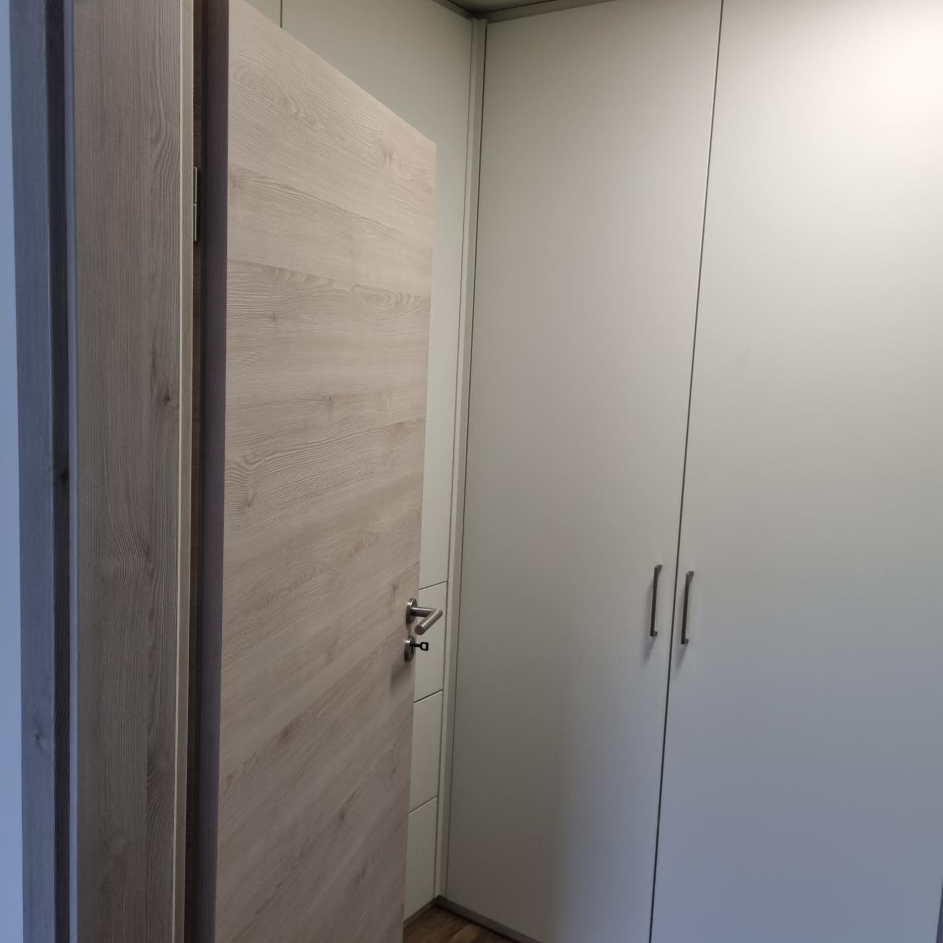 Ferienwohnung Wiesengrund, Ruhig im Ortsteil von Roth, nähe Rothsee, 25 min Messe Nbg