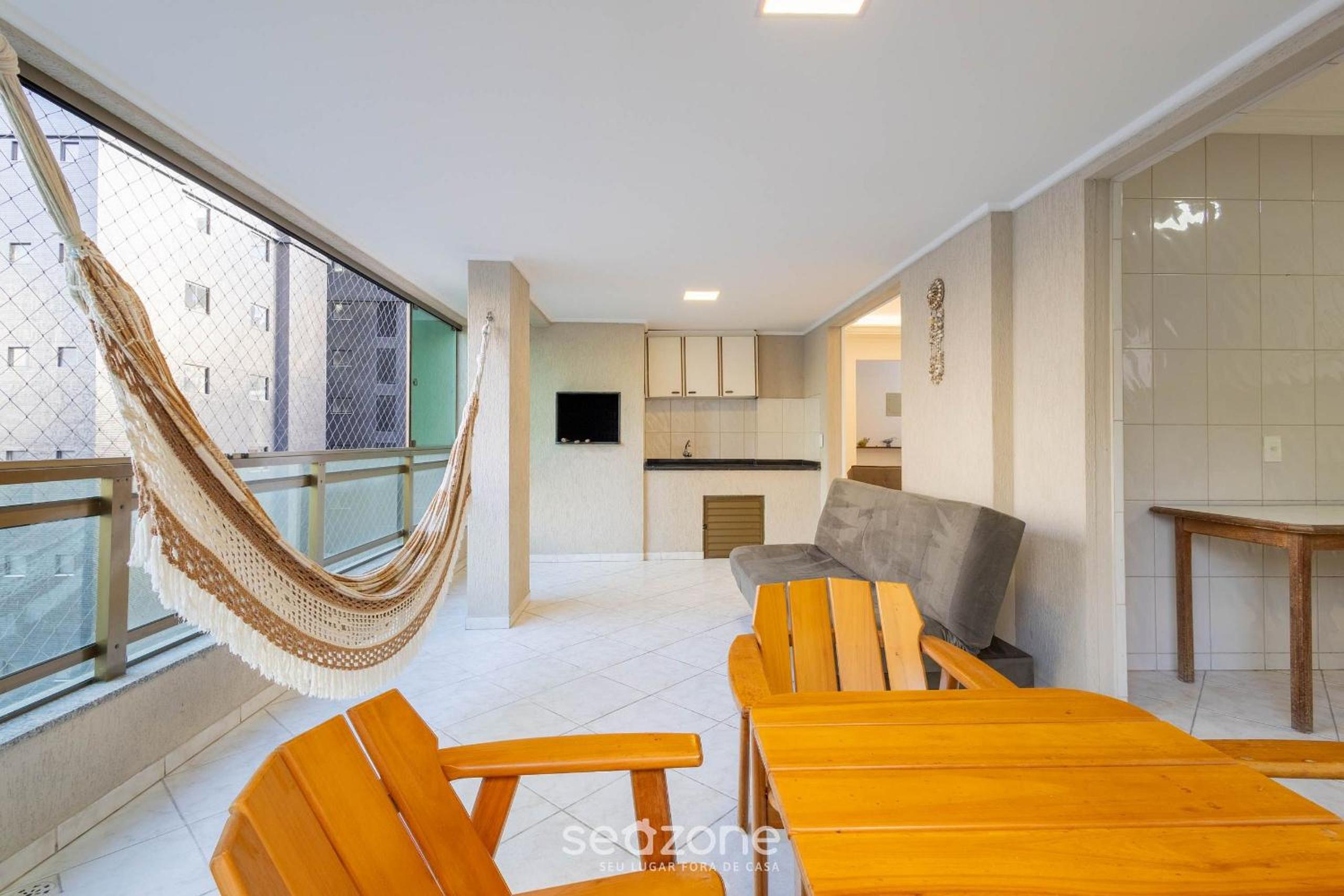 Apt w/ balcony & BBQ 290m from the sea CAU0199