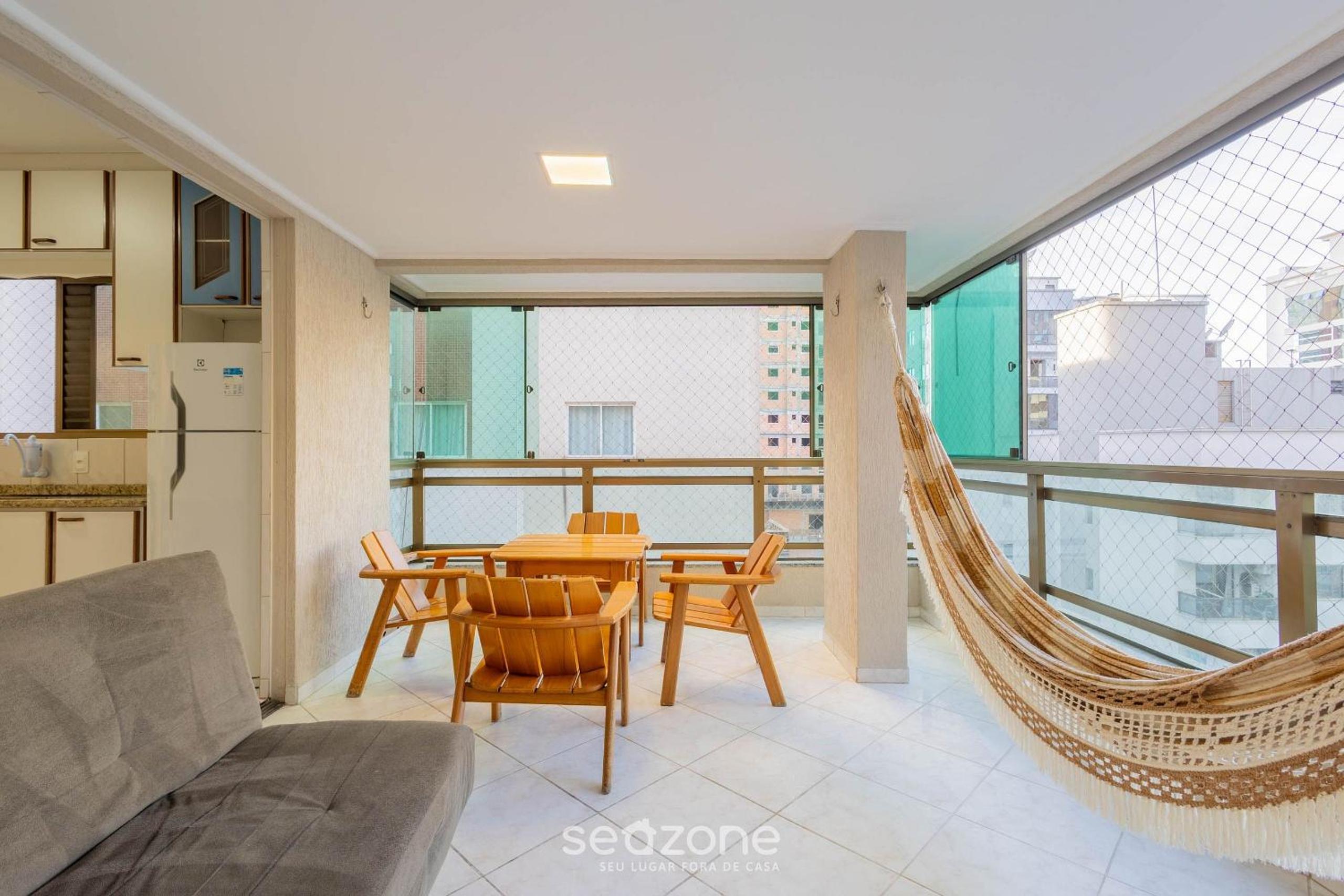 Apt w/ balcony & BBQ 290m from the sea CAU0199
