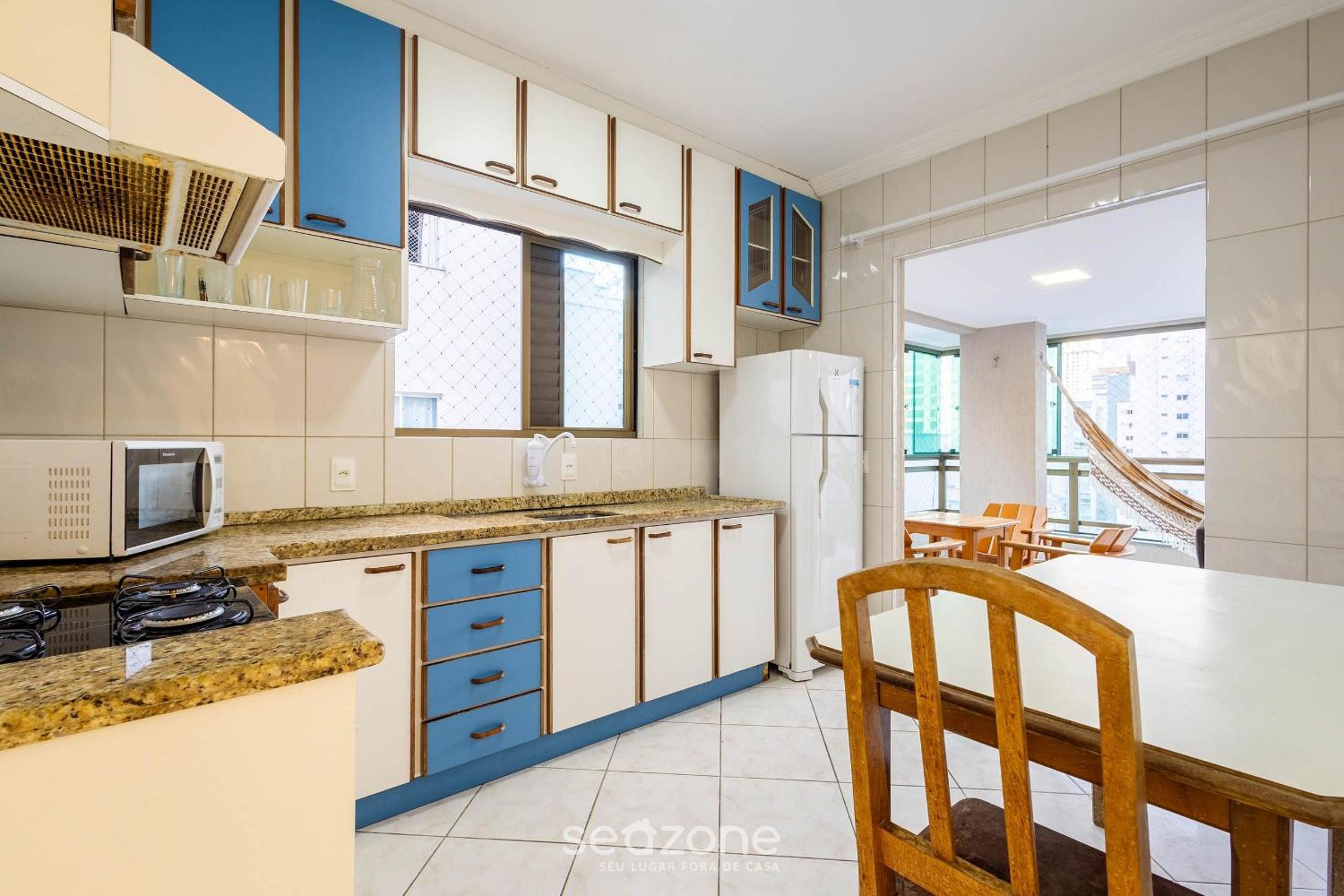 Apt w/ balcony & BBQ 290m from the sea CAU0199