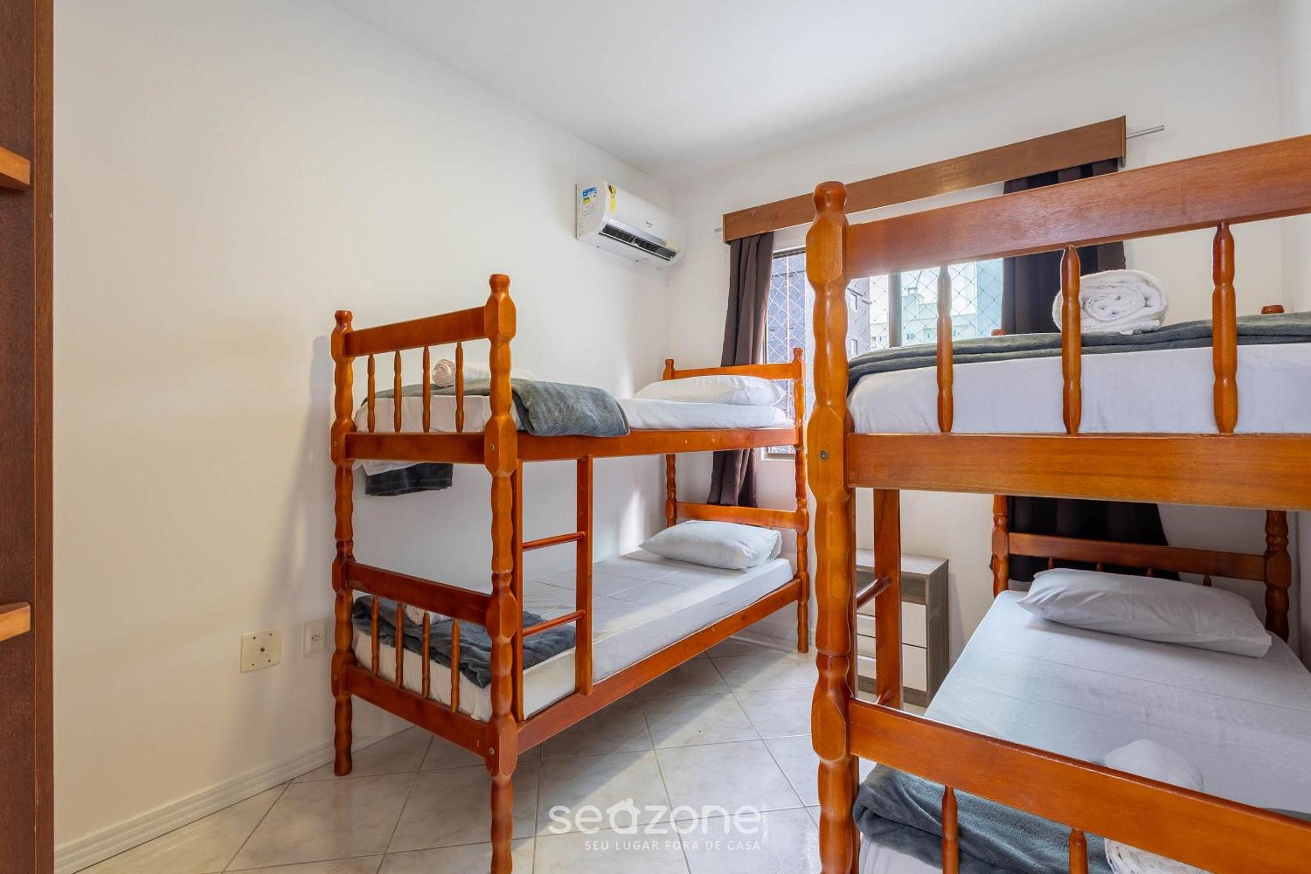 Apt w/ balcony & BBQ 290m from the sea CAU0199