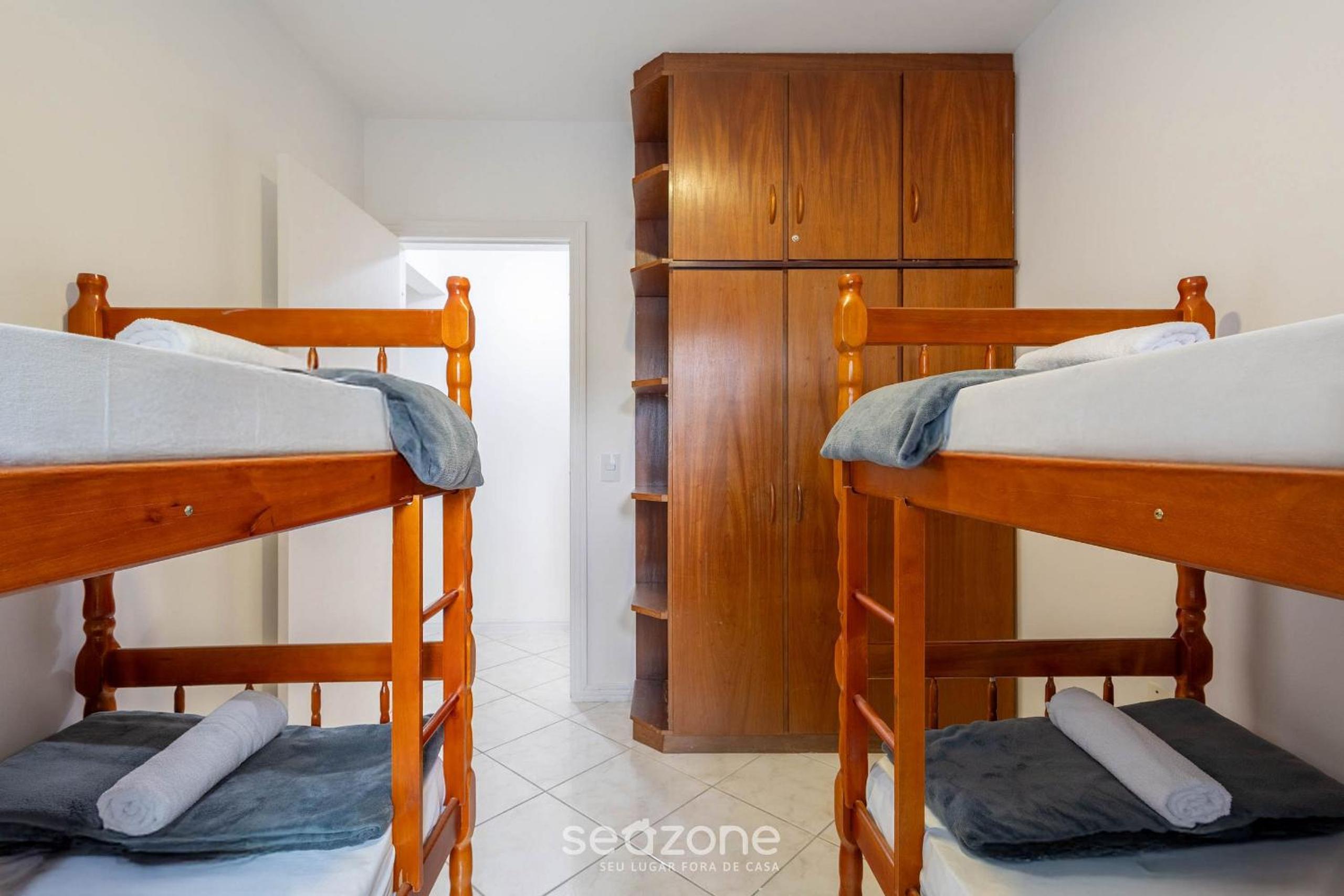 Apt w/ balcony & BBQ 290m from the sea CAU0199