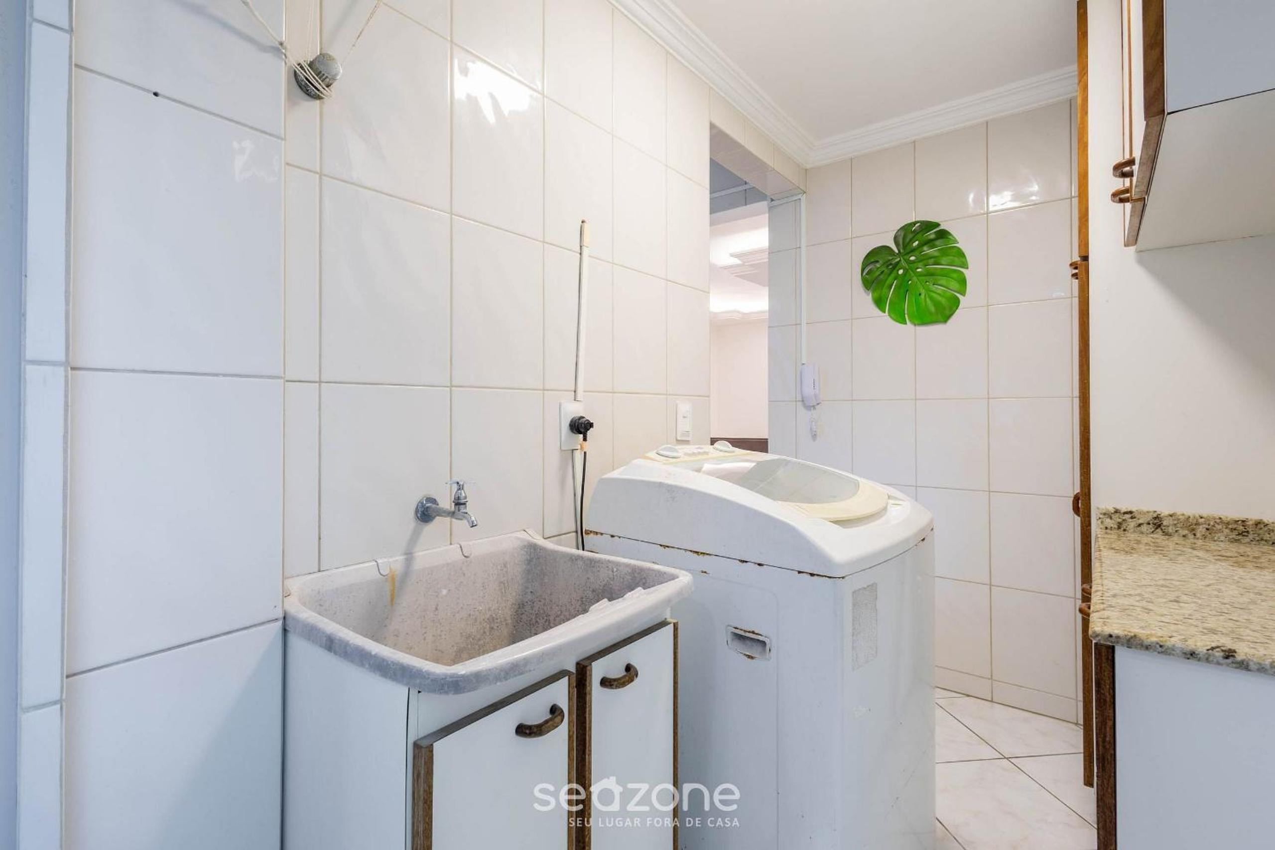 Apt w/ balcony & BBQ 290m from the sea CAU0199