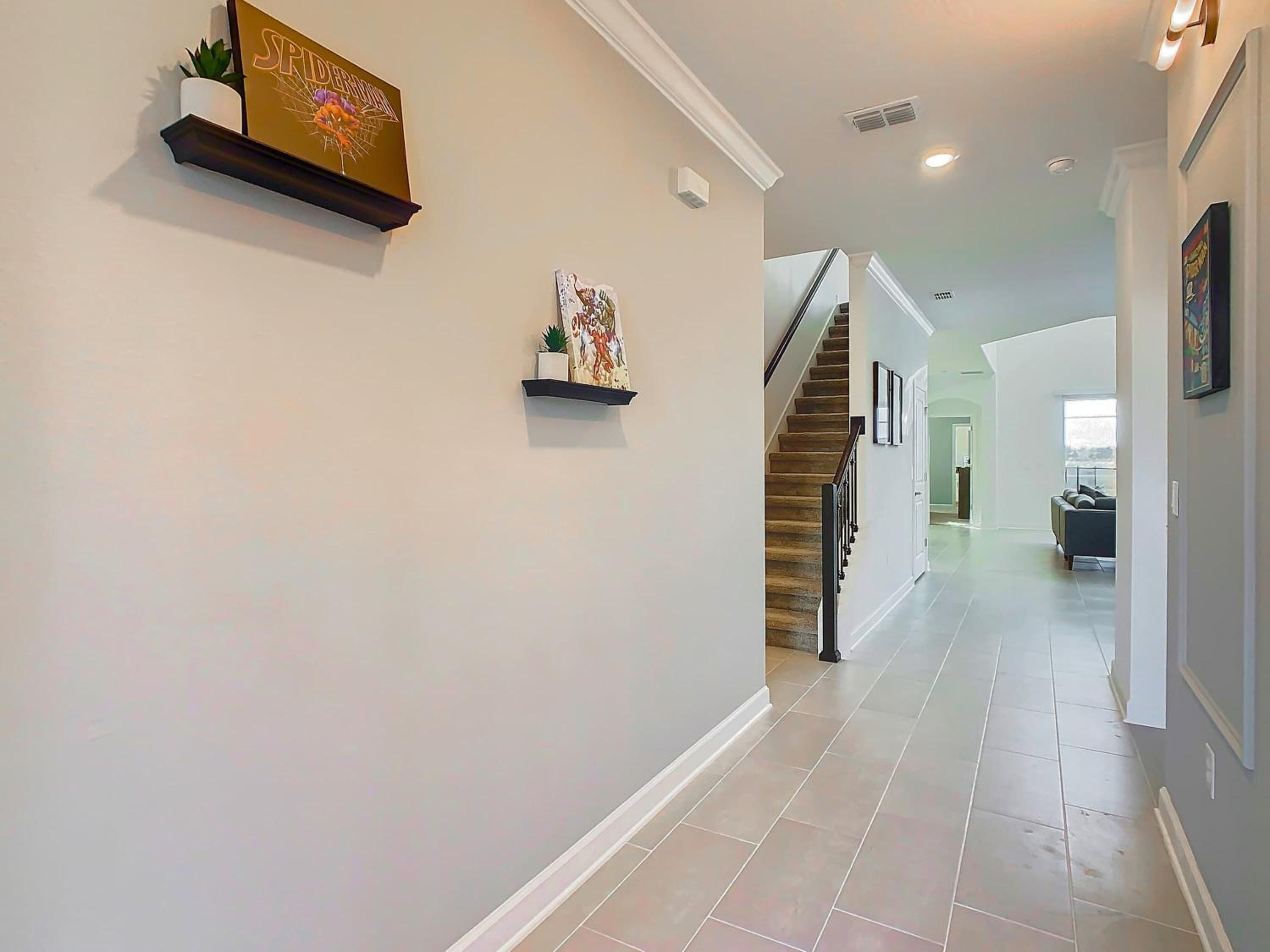 Themed 5BR Lakeview Villa with Pool & Clubhouses