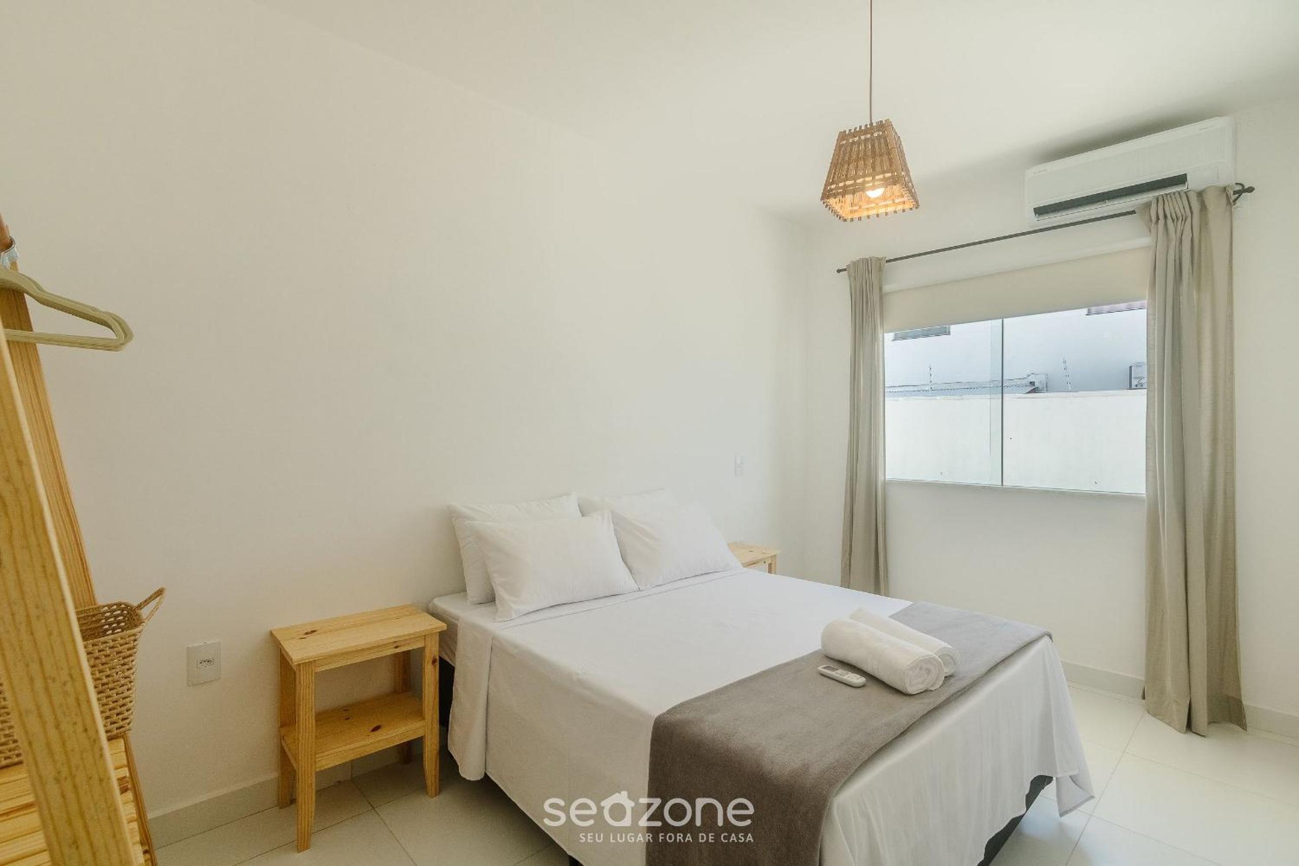 4-Bedroom Apart in Condominium with Pool VIF0104