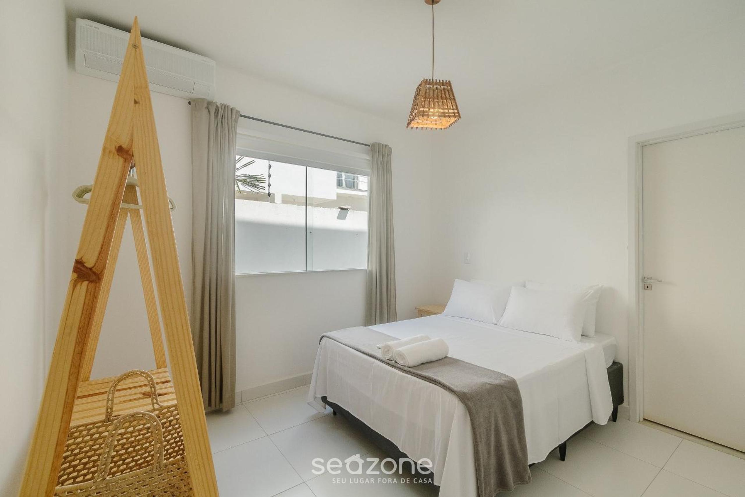 4-Bedroom Apart in Condominium with Pool VIF0104